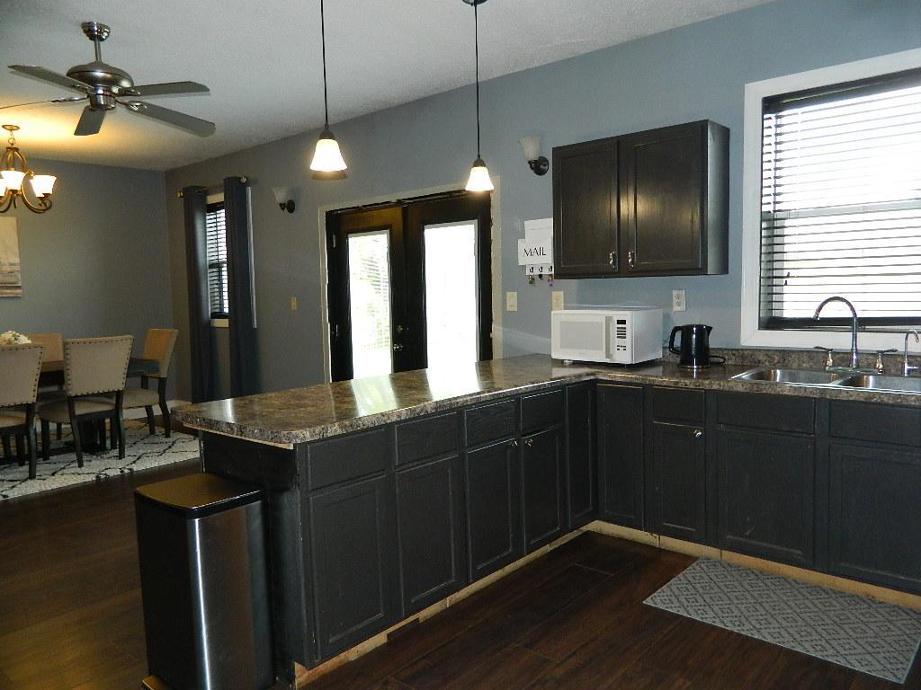 300 Main Street Property Photo 14