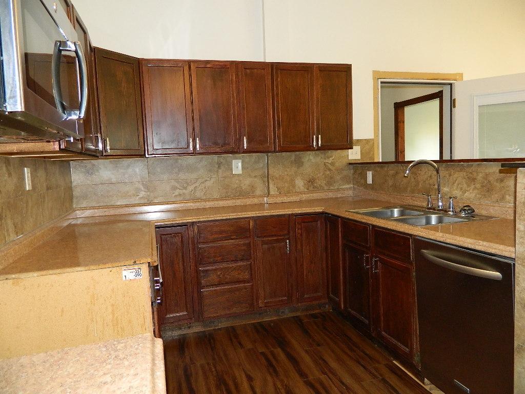 300 Main Street Property Photo 31