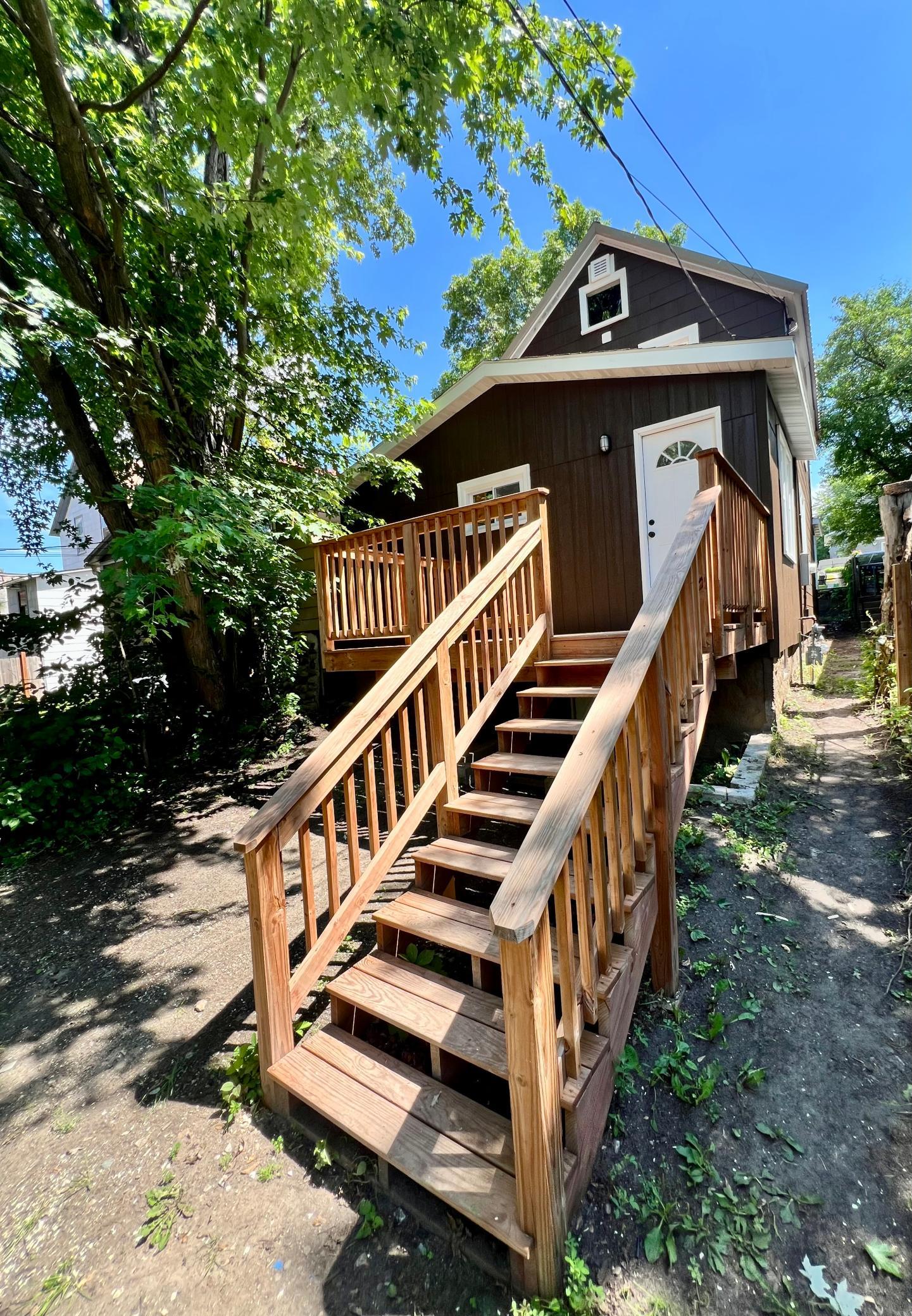 208 6th Avenue Property Photo 2