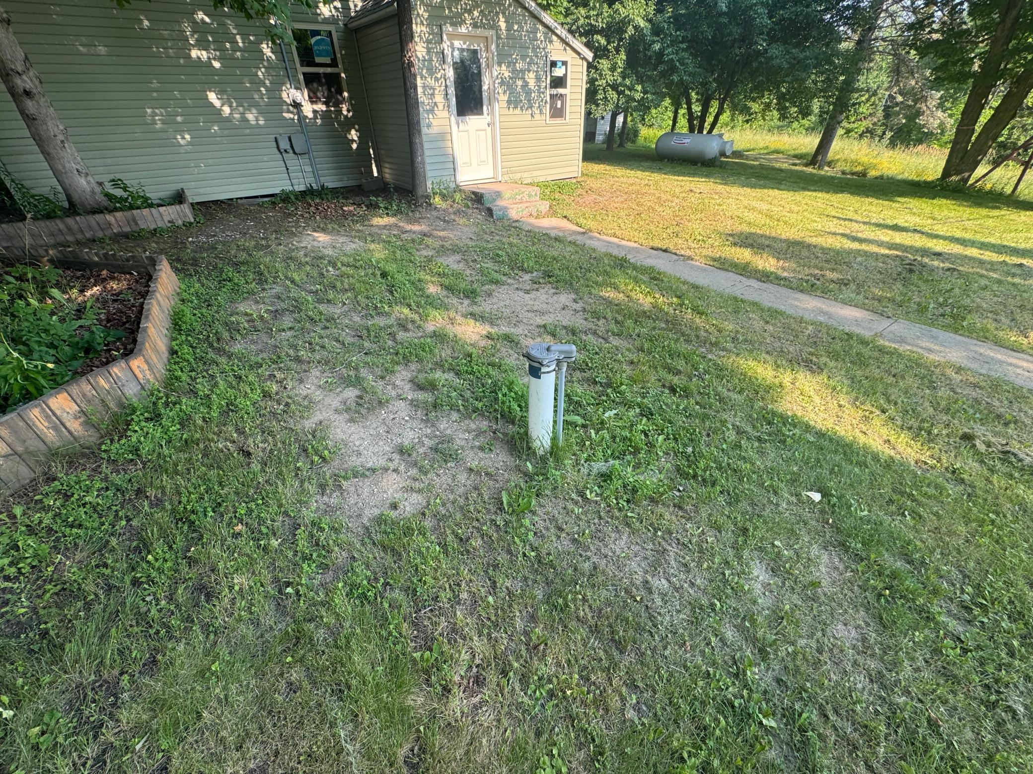 522 Main Street E Property Photo 6