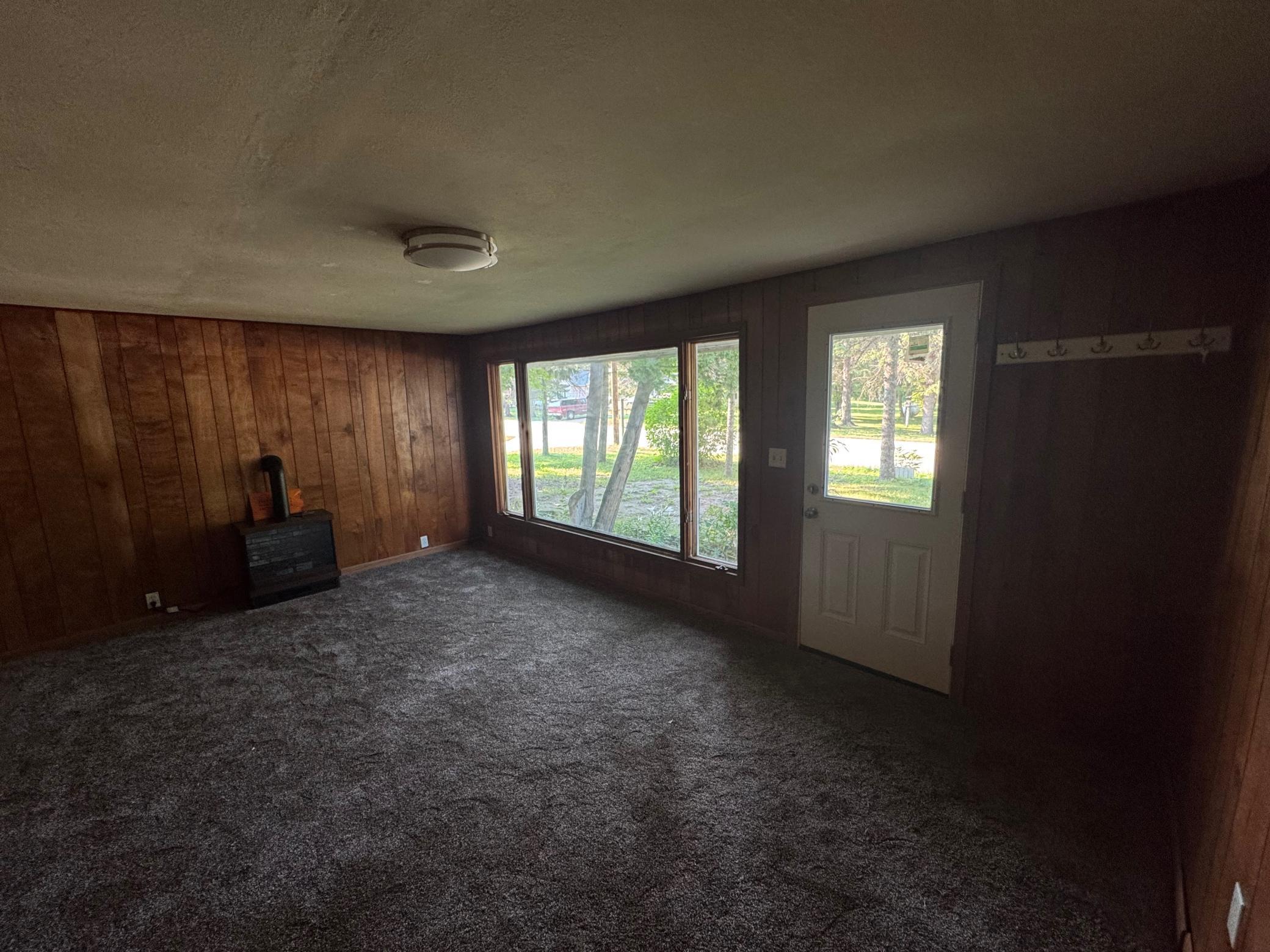 522 Main Street E Property Photo 12