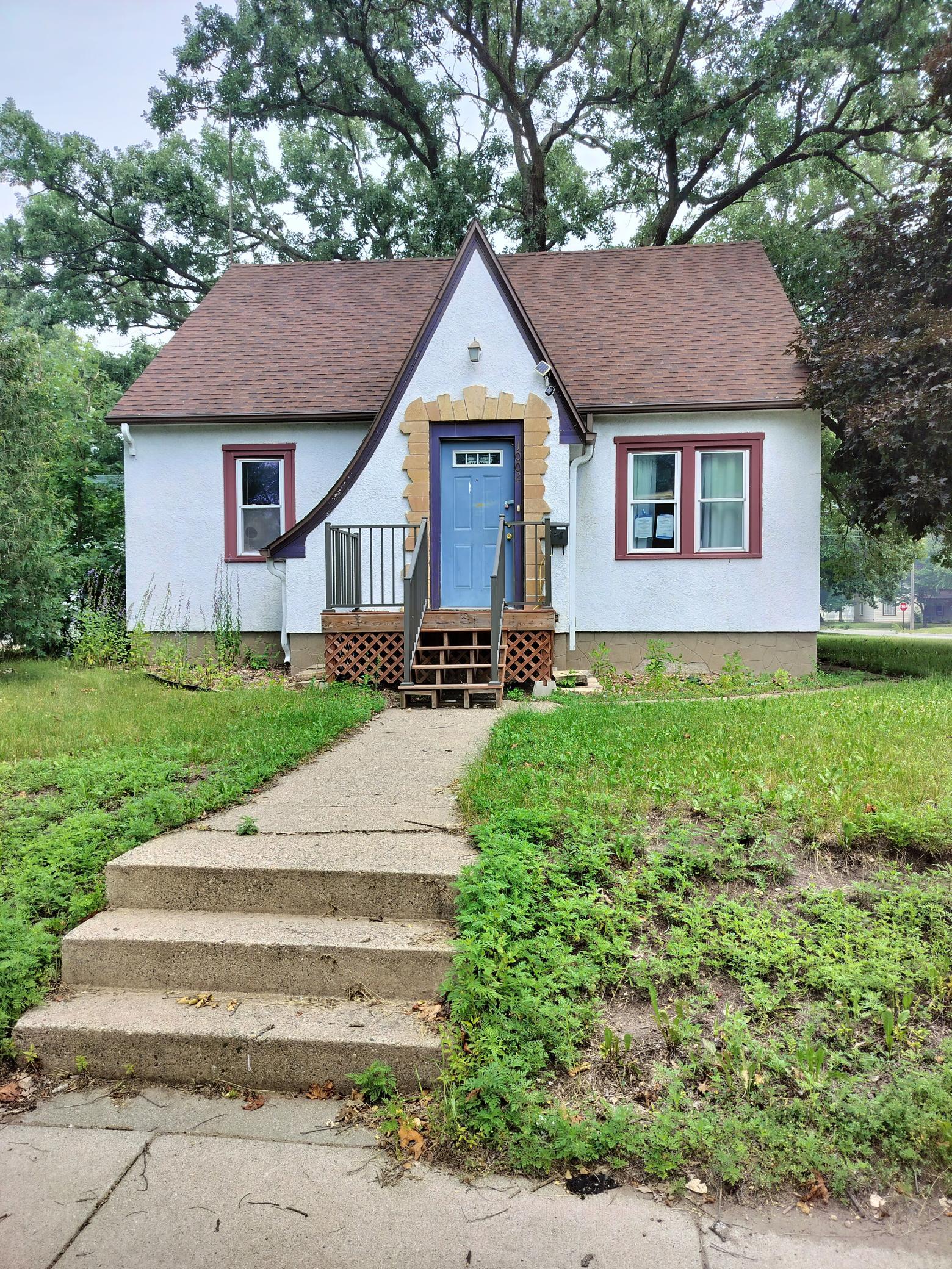 1002 10th Avenue N Property Photo 1