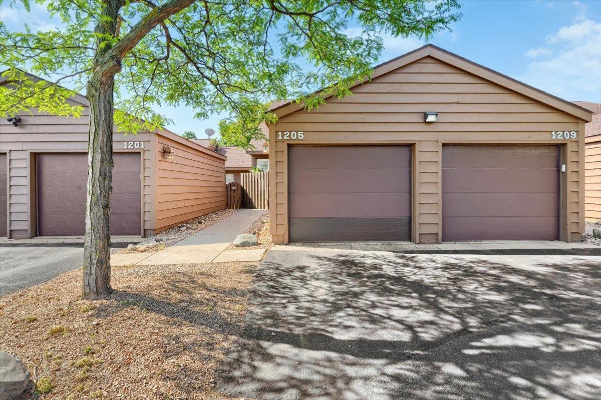 1205 63rd Lane Property Photo 3