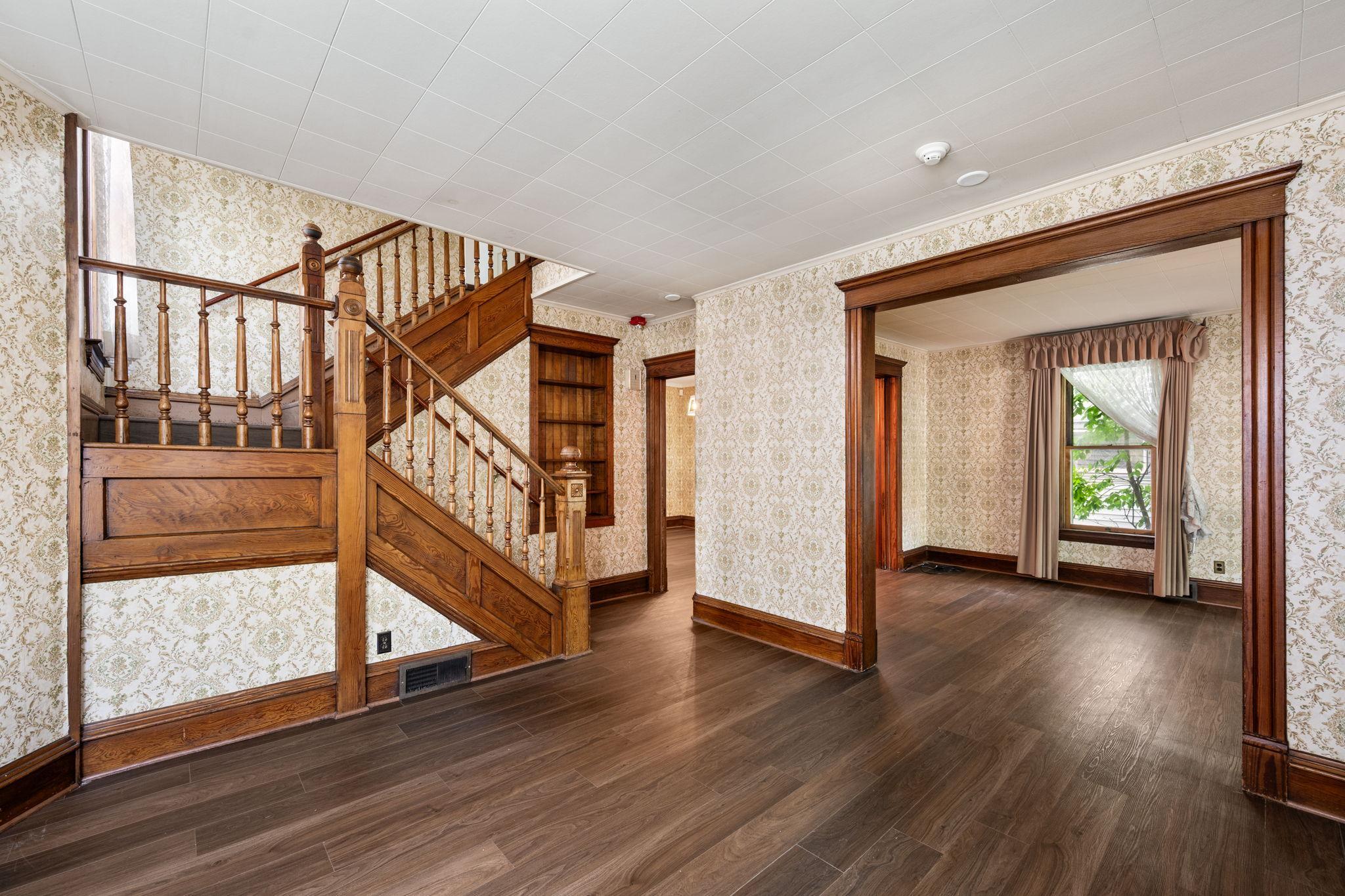 835 3rd Street E Property Photo 6