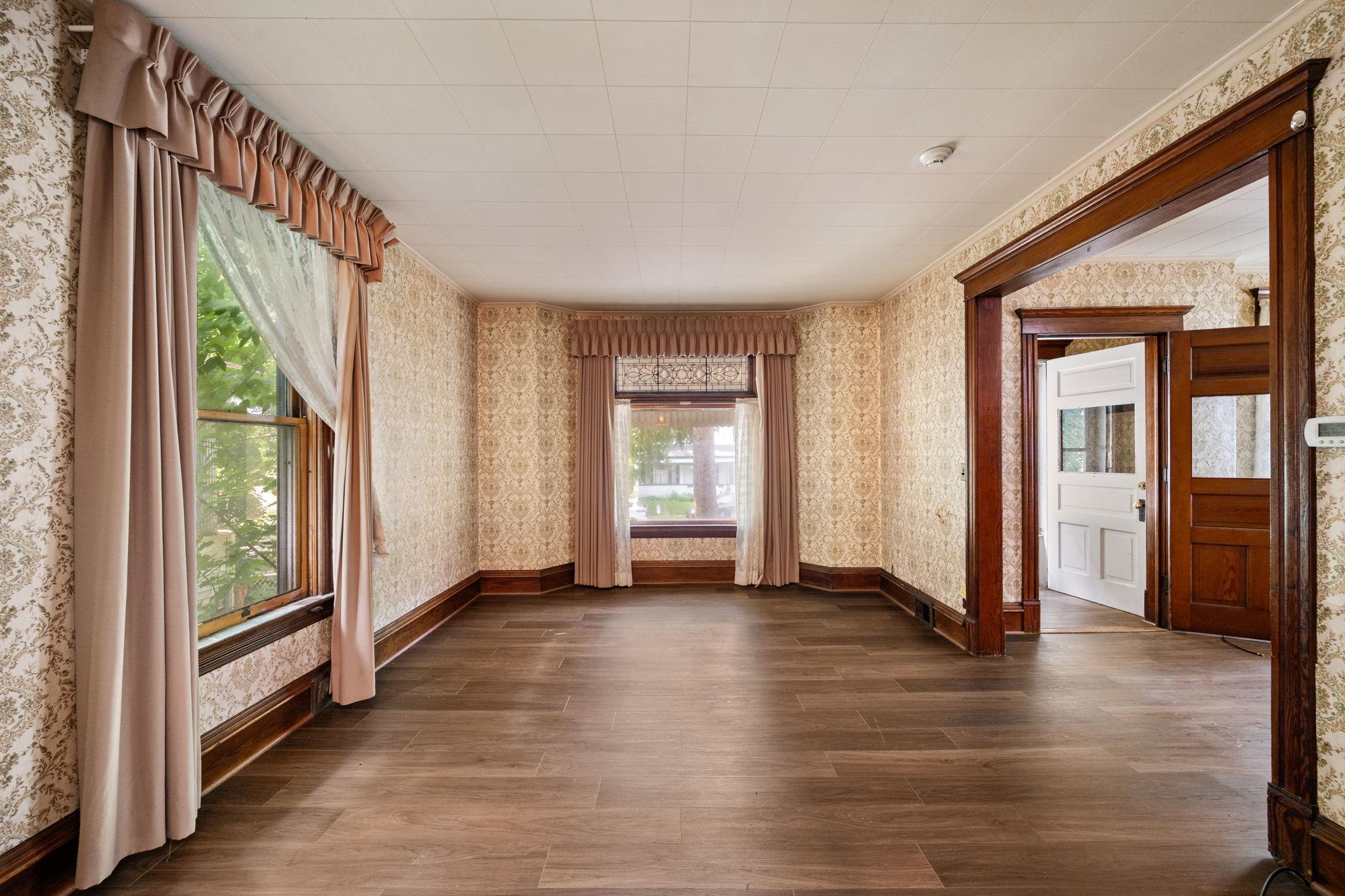 835 3rd Street E Property Photo 10