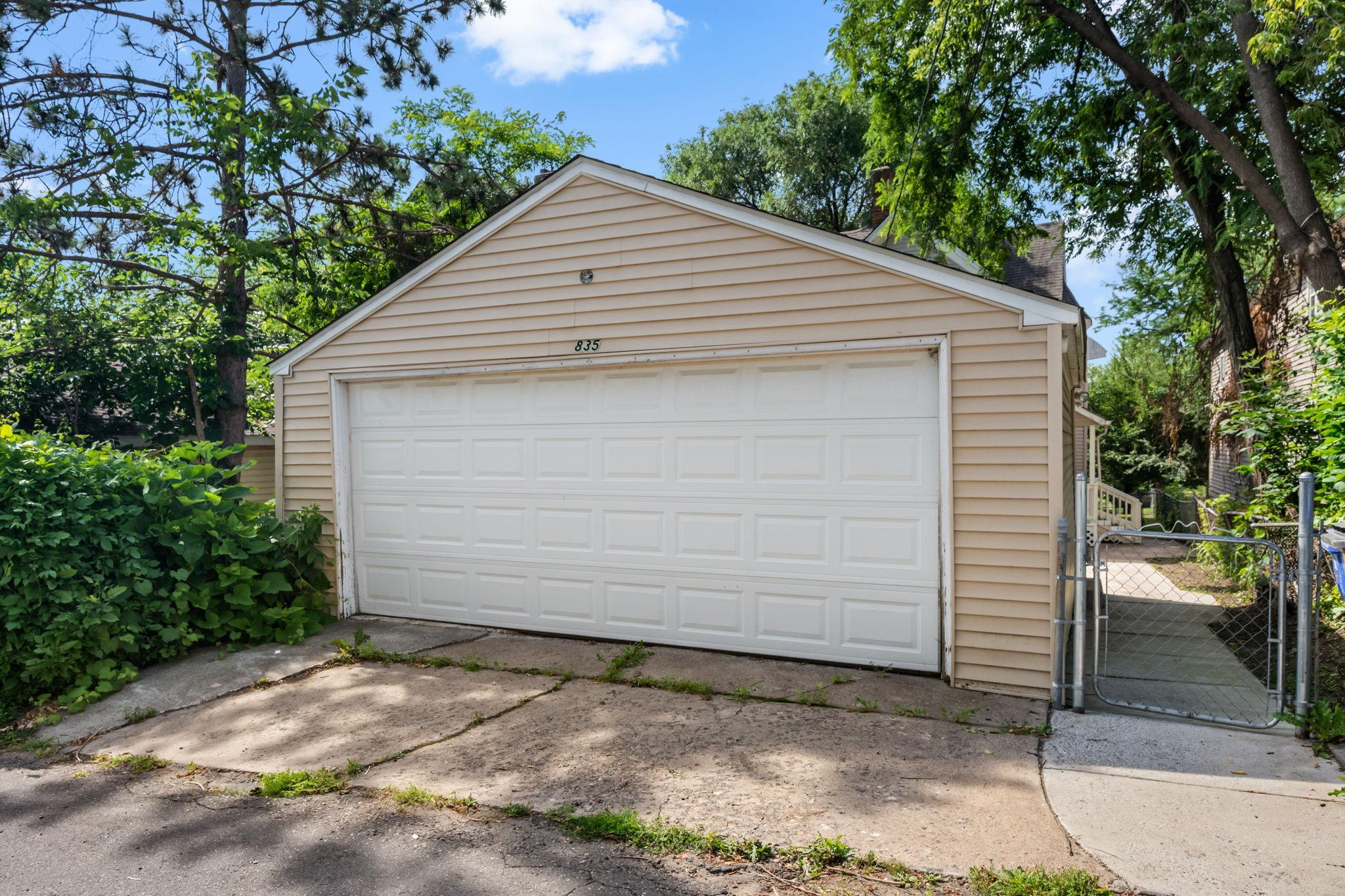 835 3rd Street E Property Photo 41