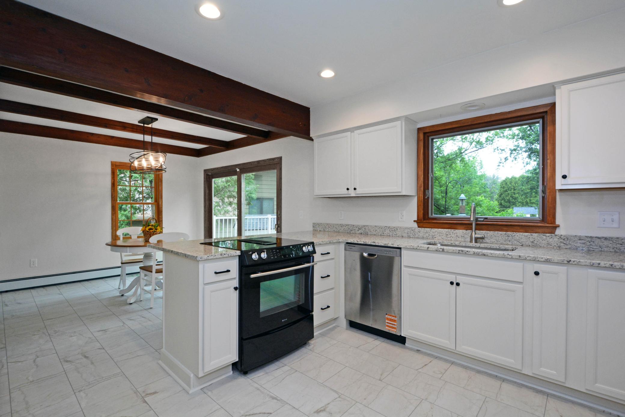 6448 Glenwood Avenue Property Photo 4