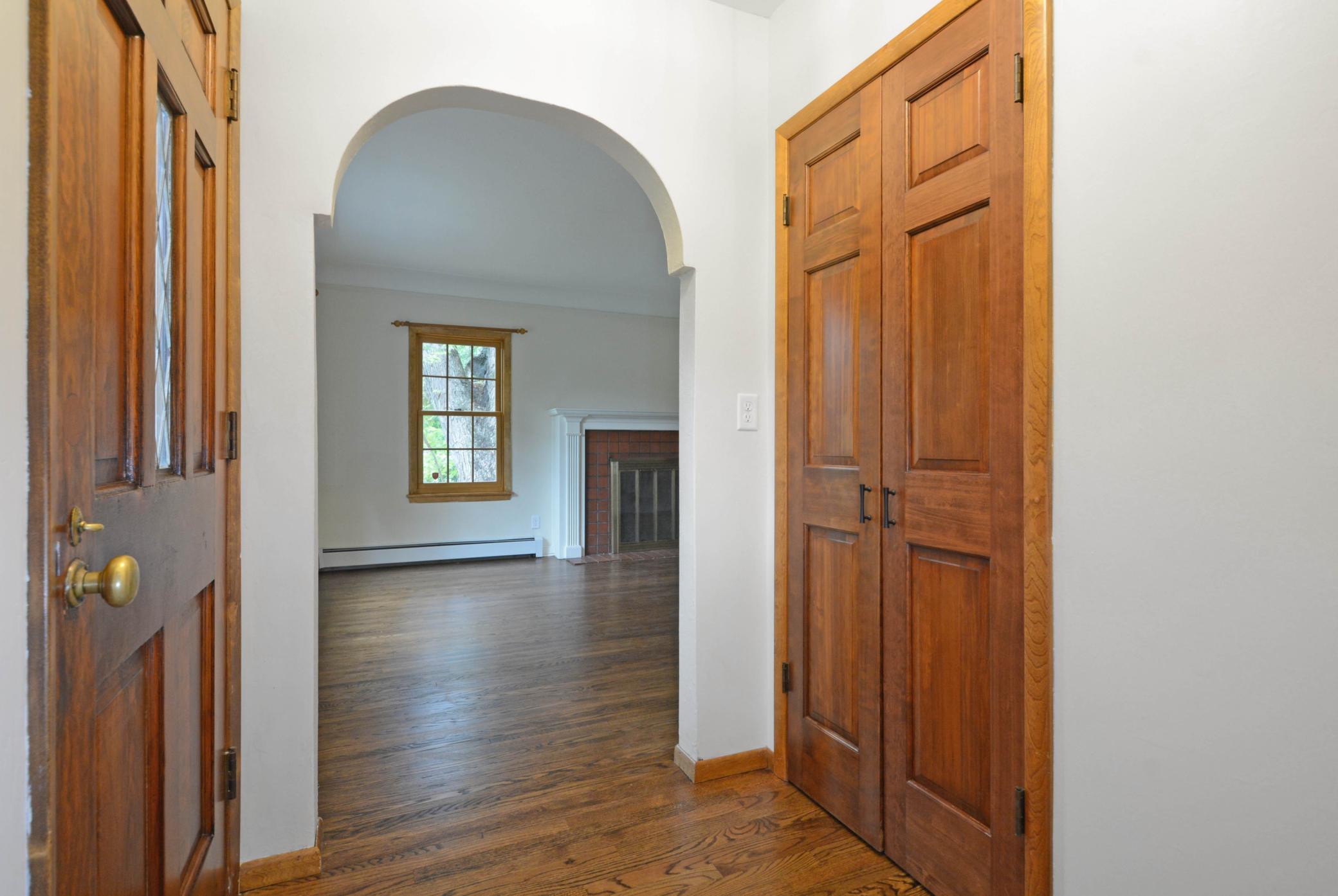 6448 Glenwood Avenue Property Photo 9