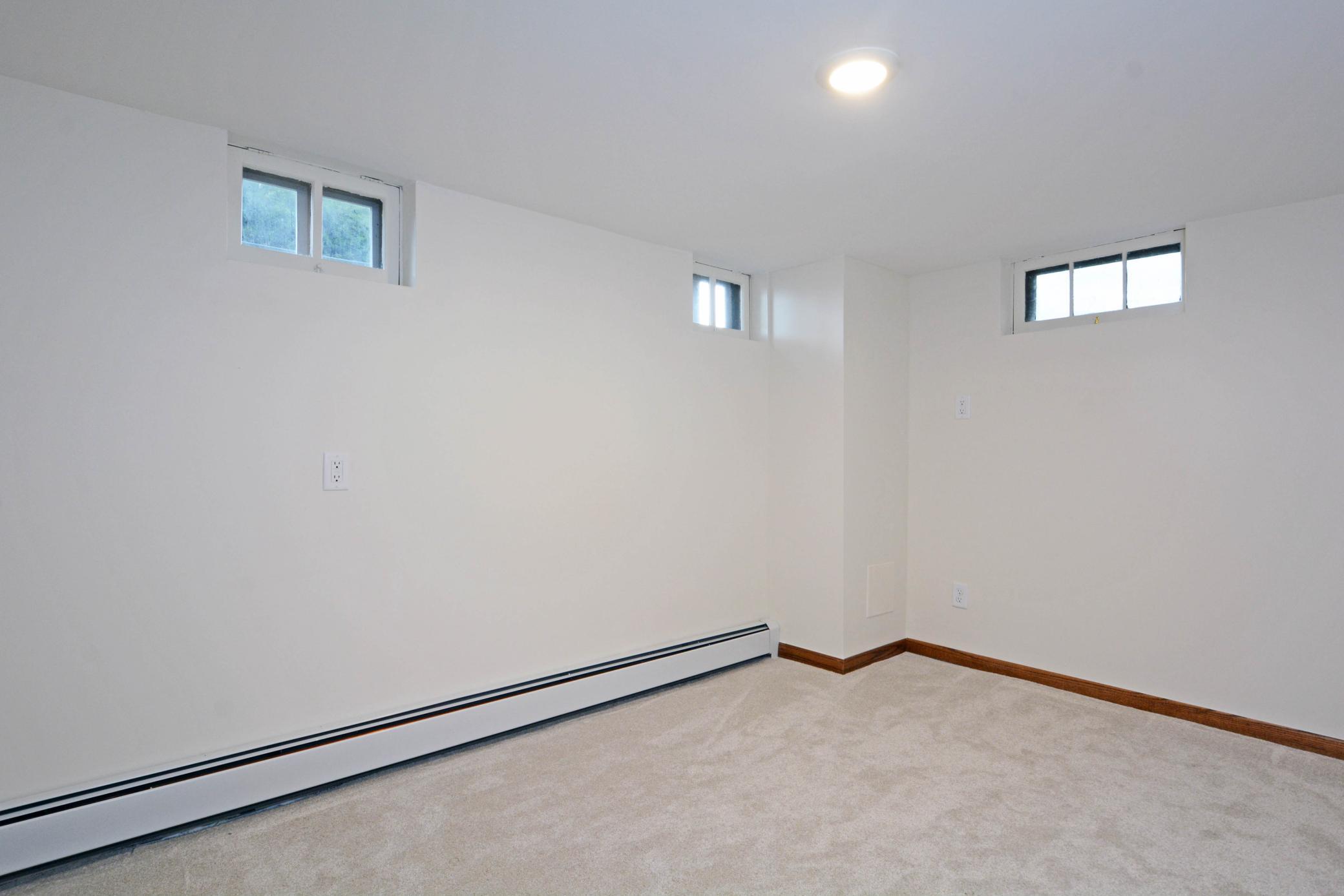 6448 Glenwood Avenue Property Photo 28