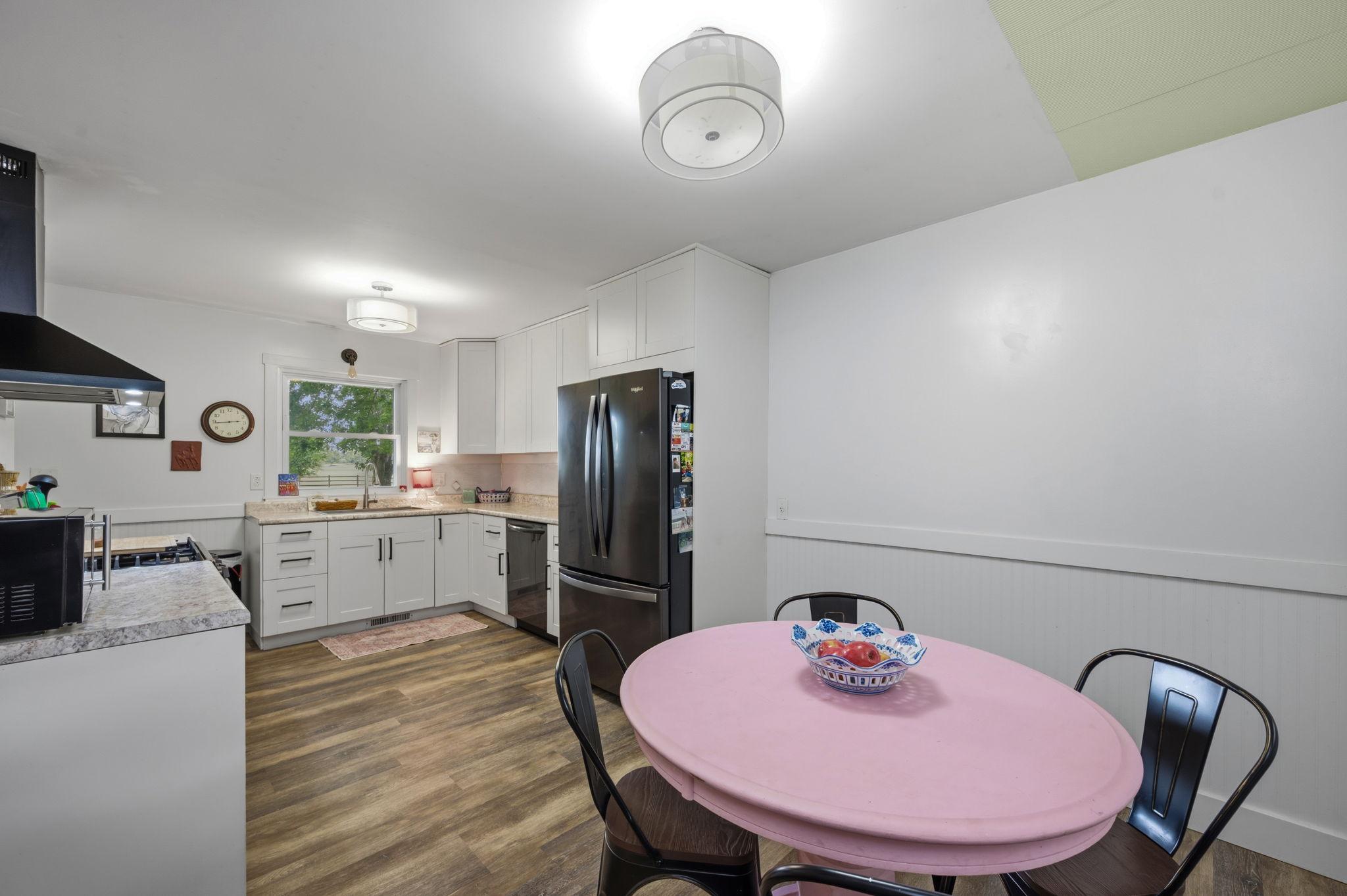 211 Kelser Street Property Photo 8