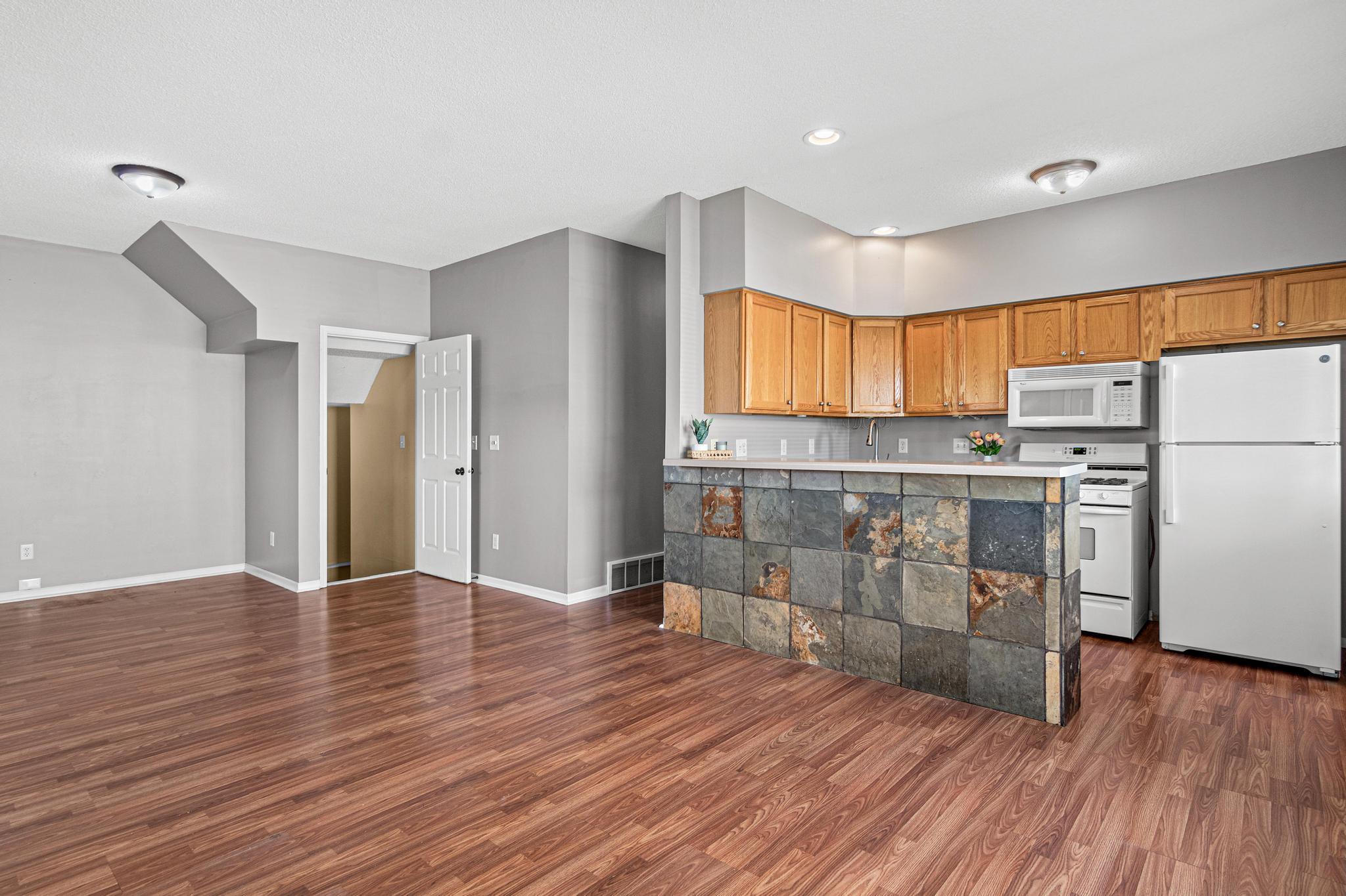 7108332 Property Photo 8