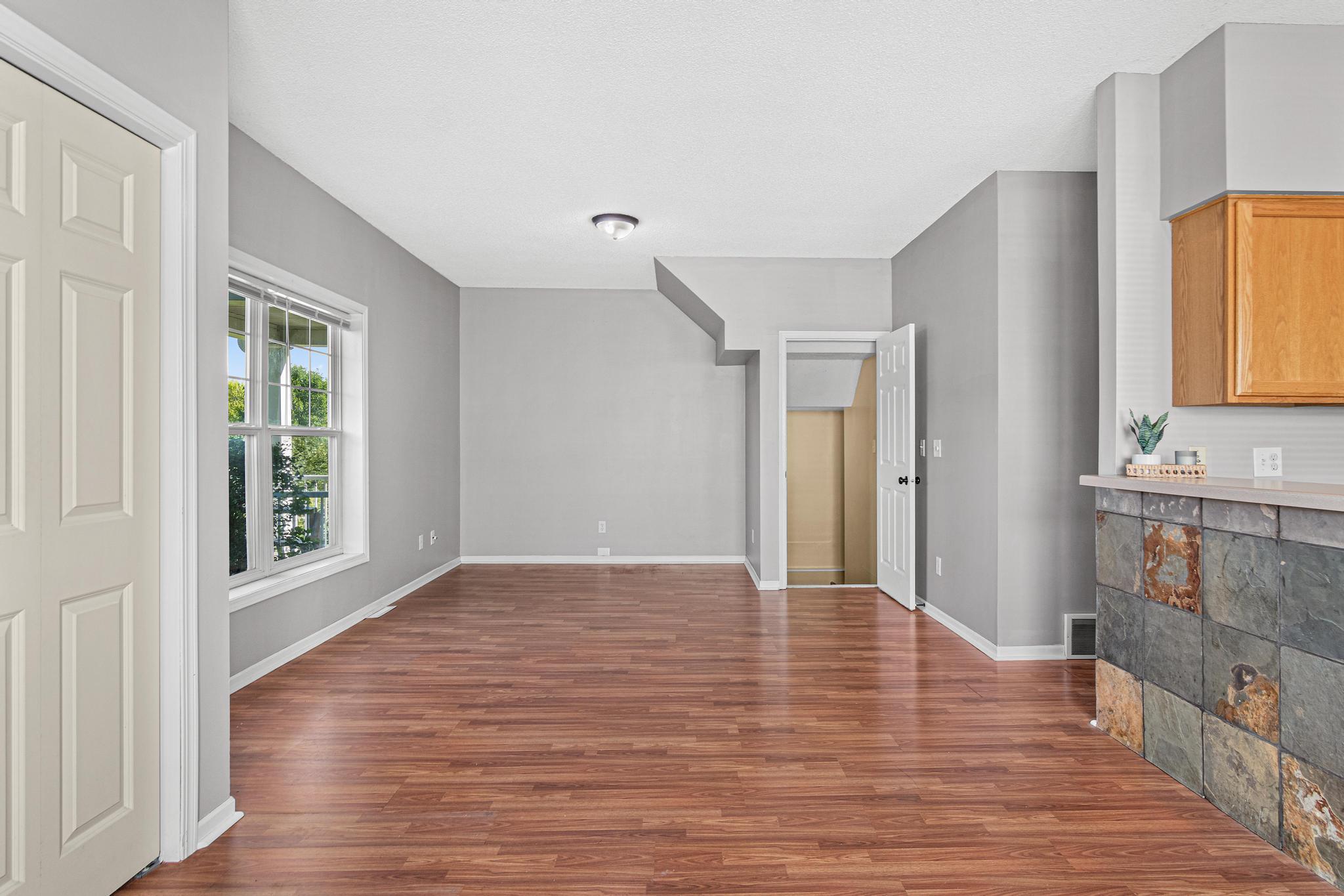 7108332 Property Photo 11