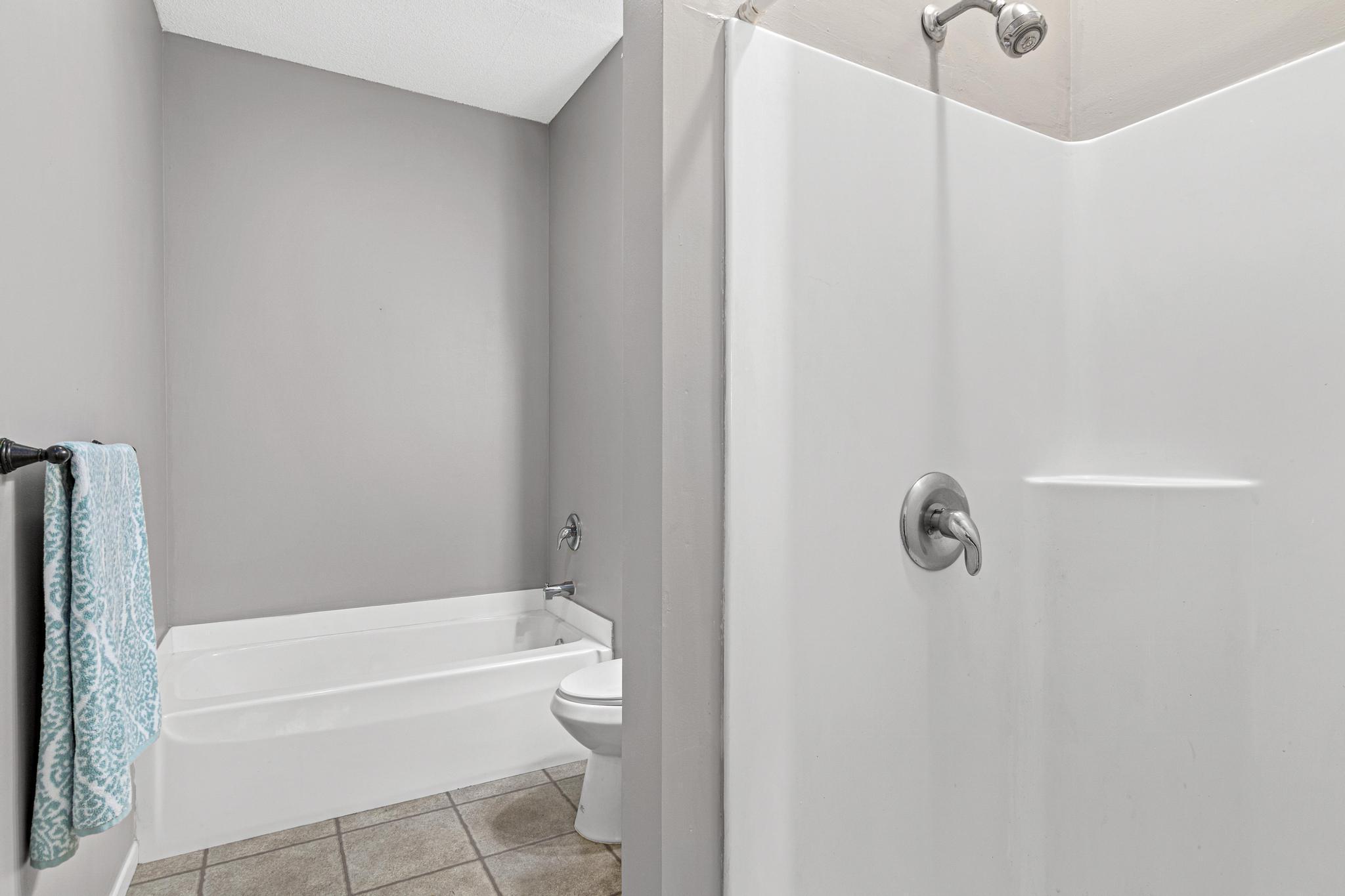 7108332 Property Photo 15