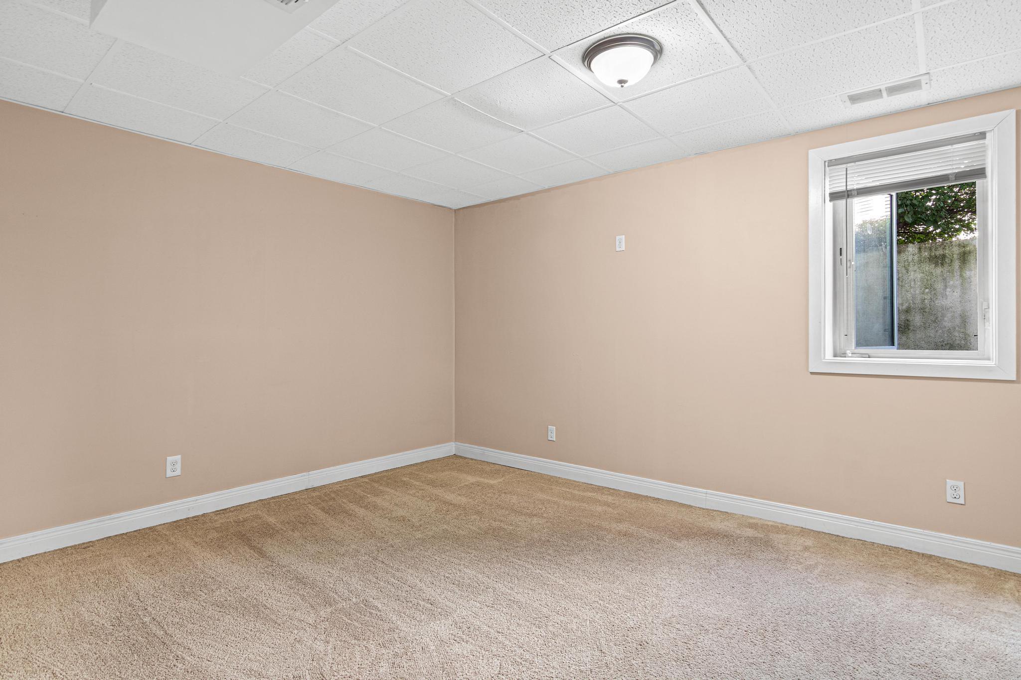 7108332 Property Photo 23