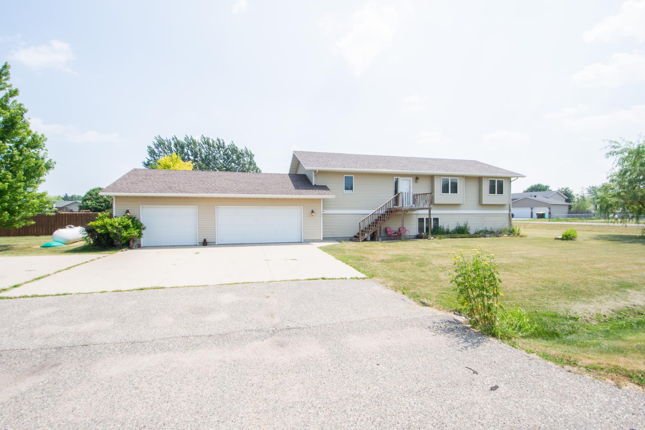 421 Lind Boulevard Property Photo 1
