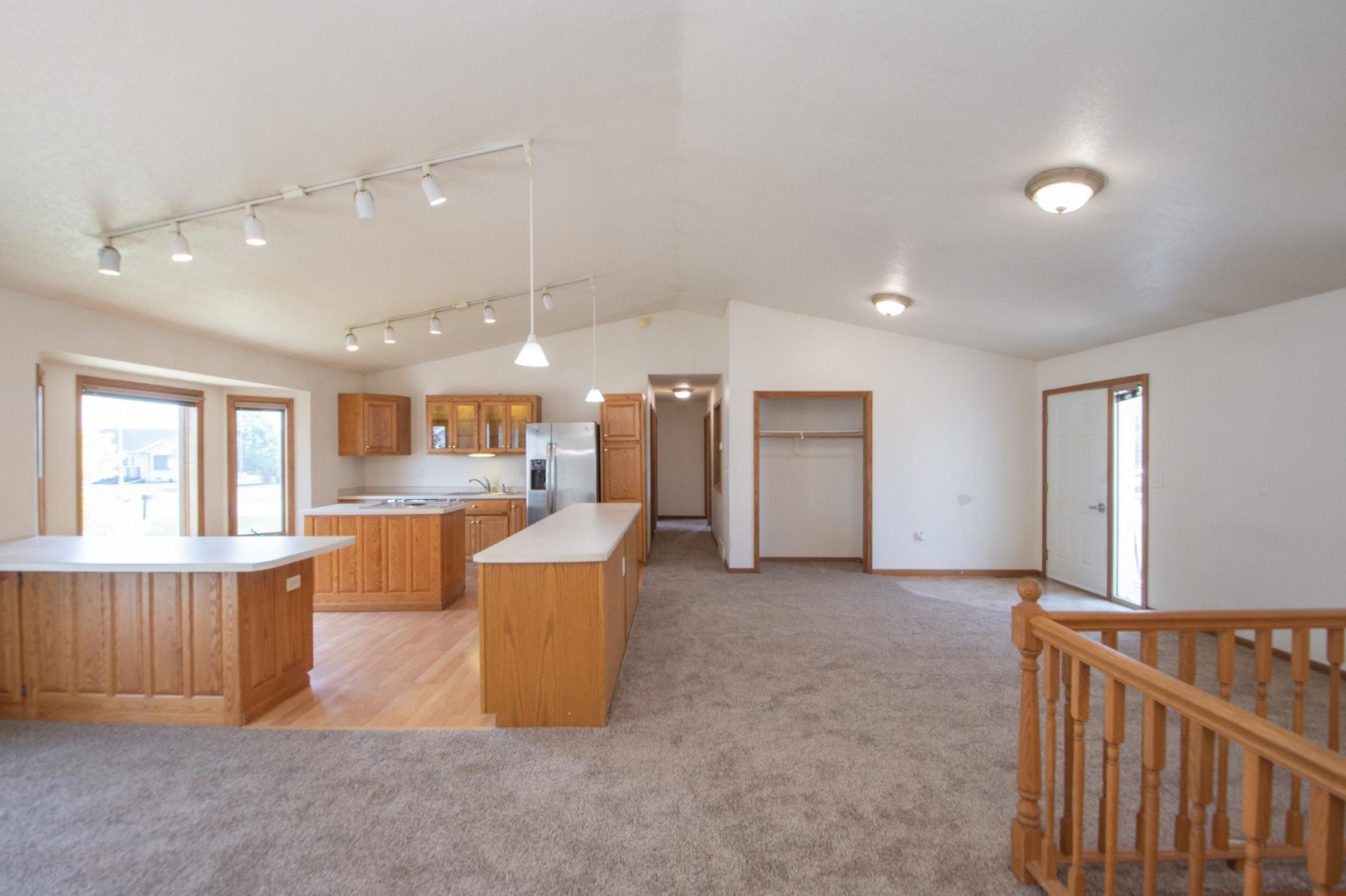 421 Lind Boulevard Property Photo 8