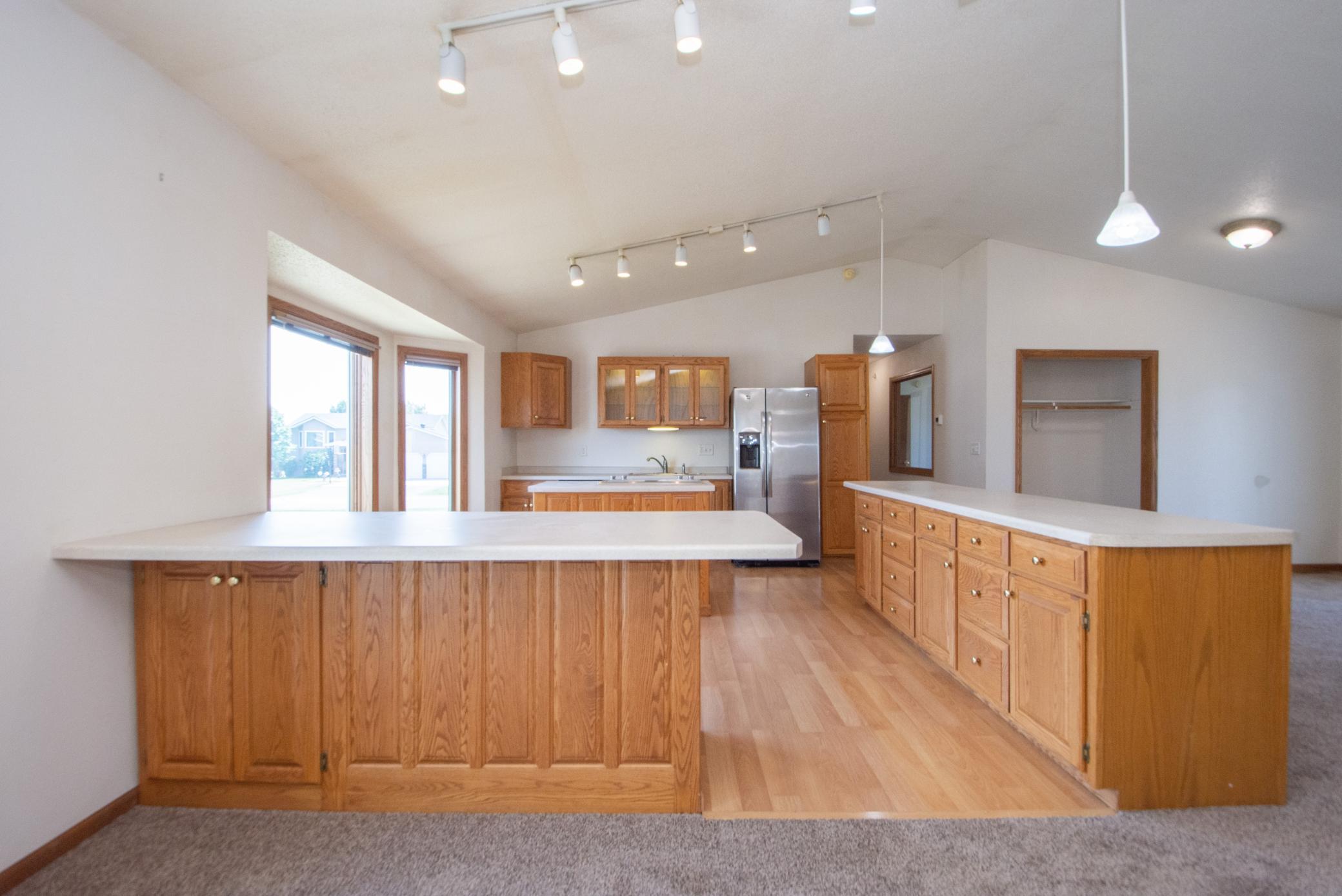 421 Lind Boulevard Property Photo 10