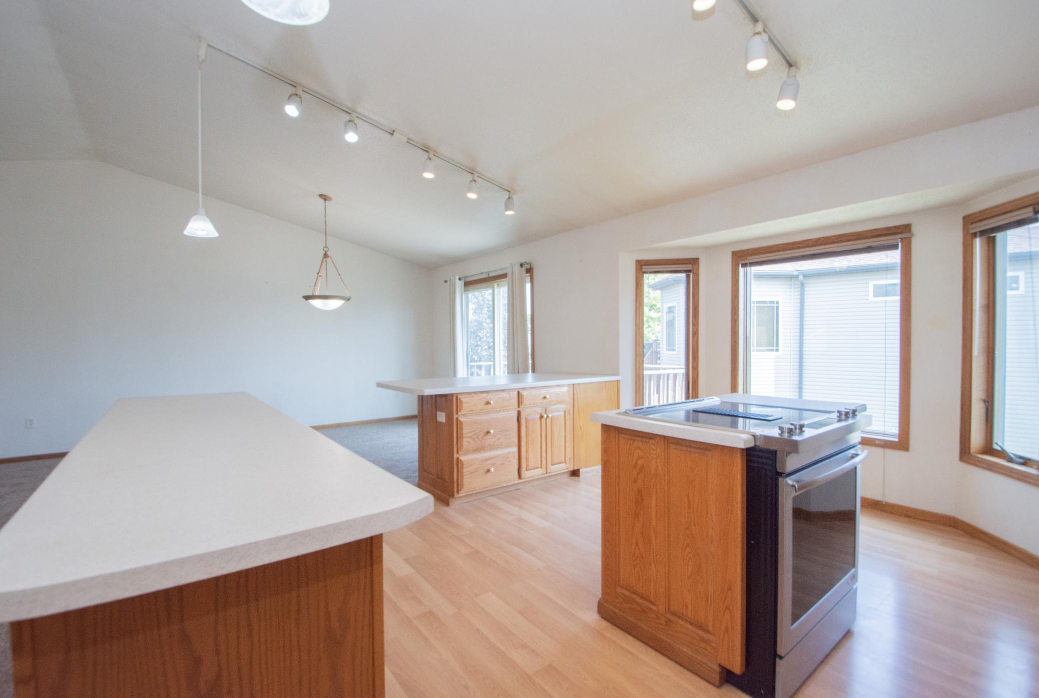 421 Lind Boulevard Property Photo 15