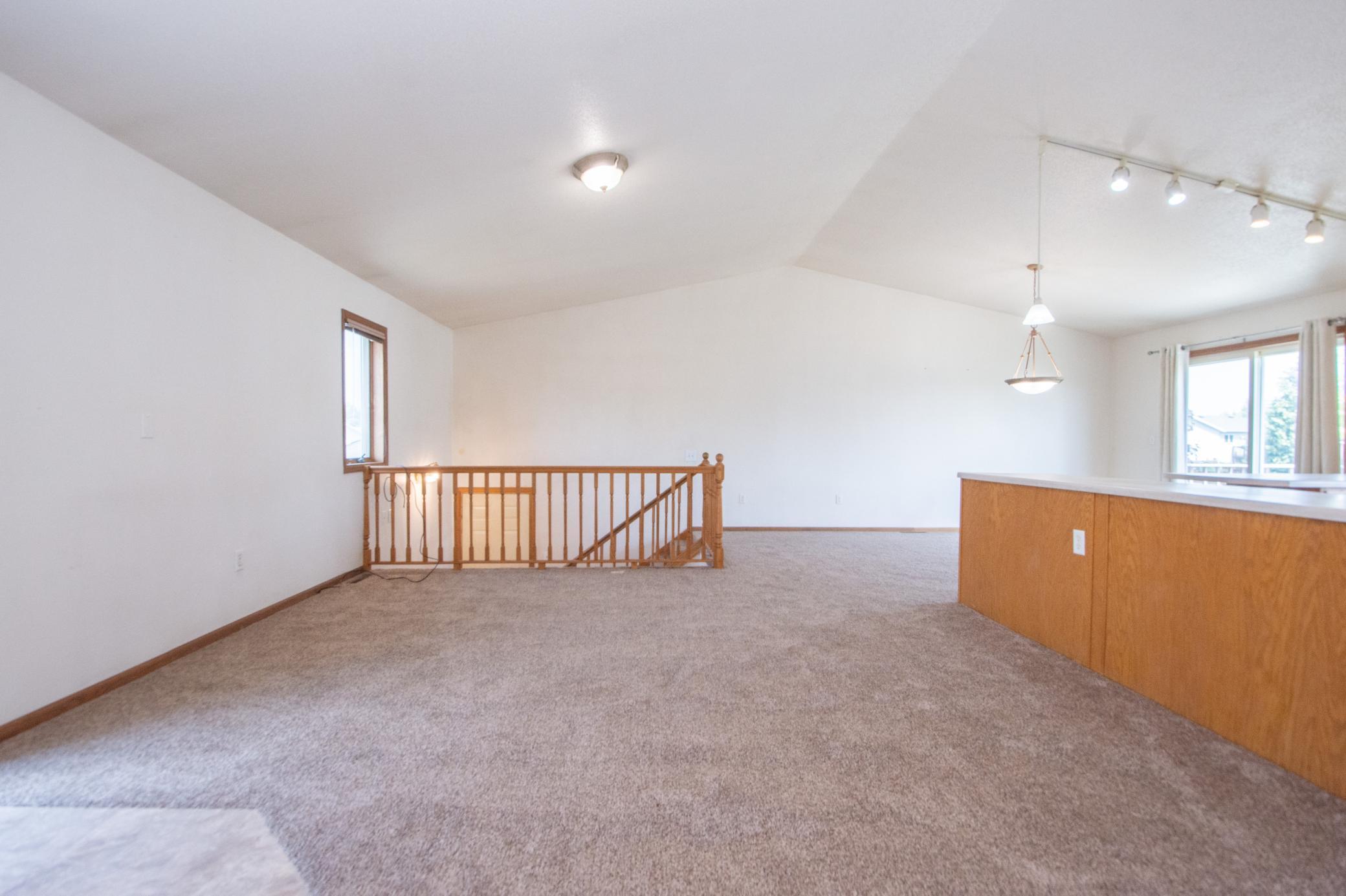 421 Lind Boulevard Property Photo 17