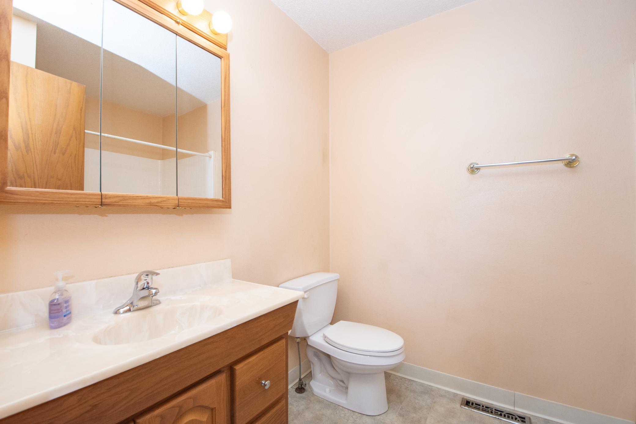 421 Lind Boulevard Property Photo 18