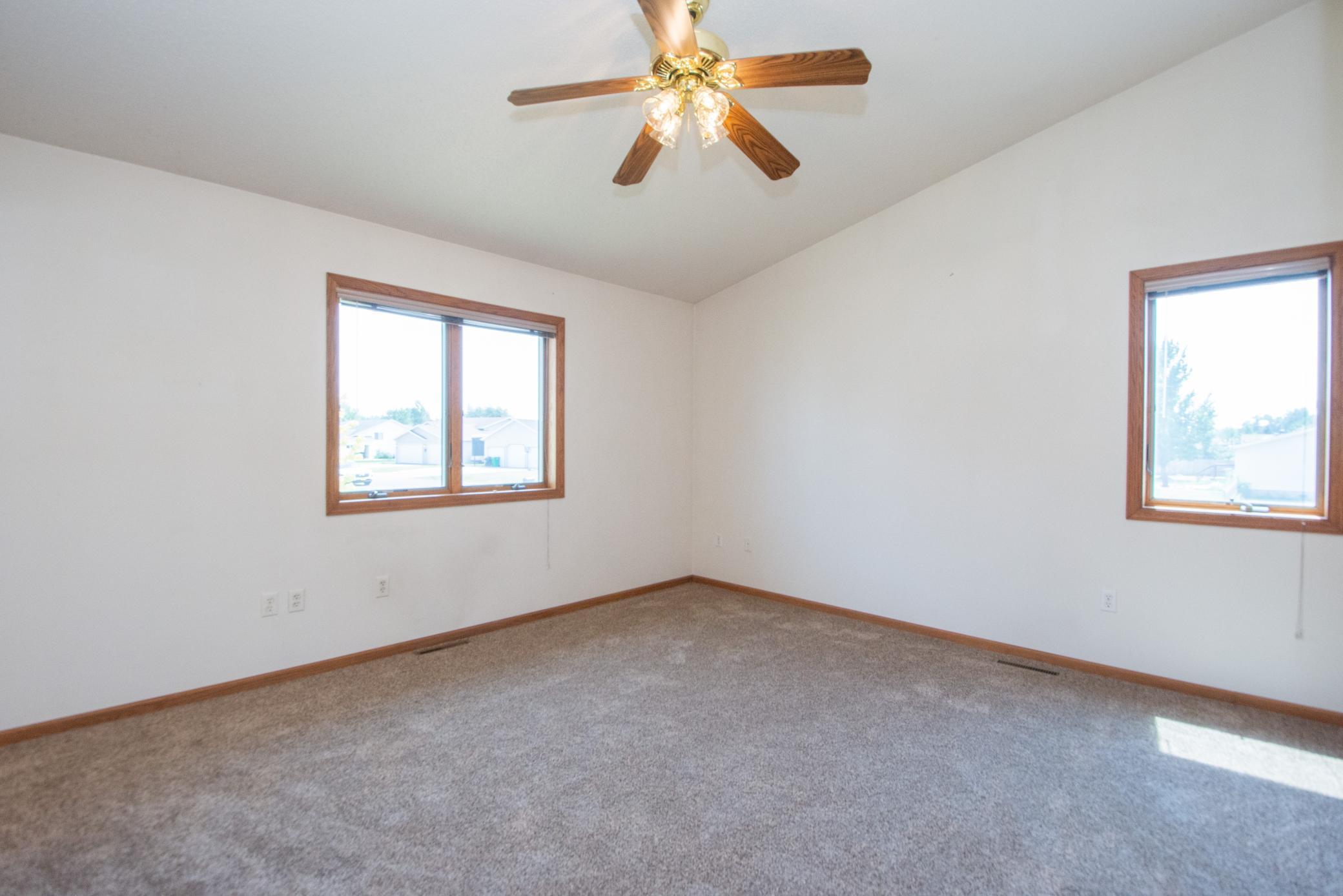 421 Lind Boulevard Property Photo 21