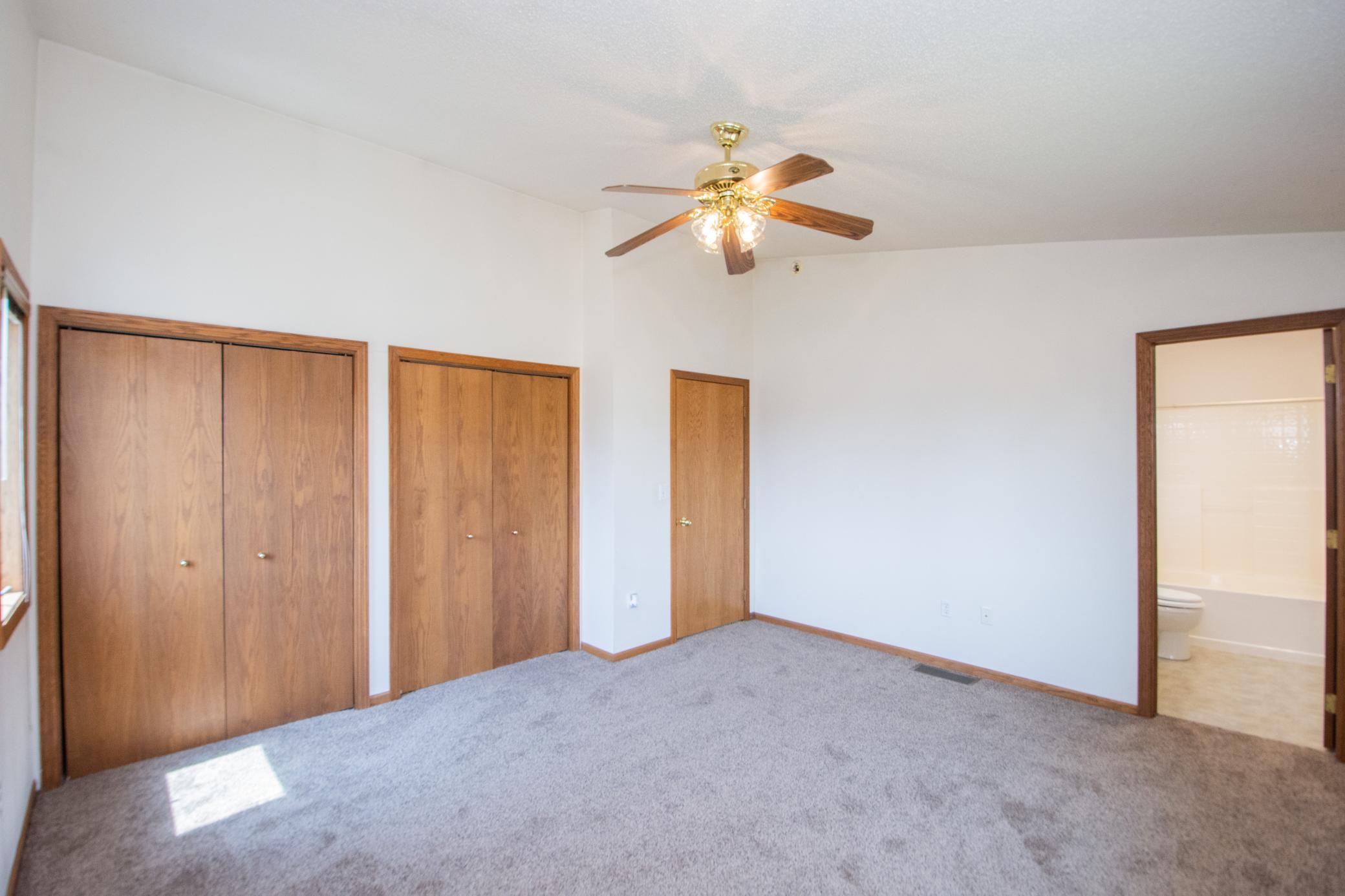 421 Lind Boulevard Property Photo 23