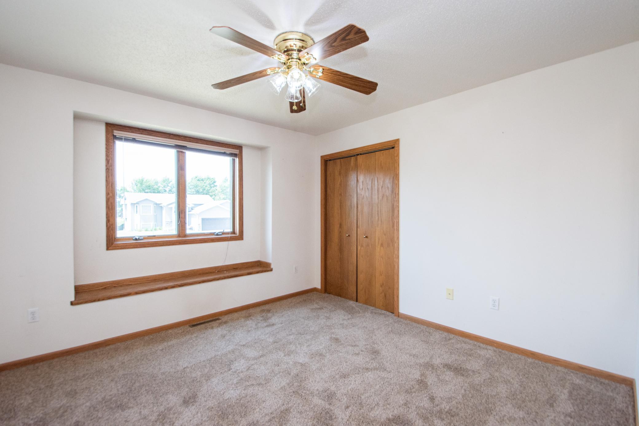 421 Lind Boulevard Property Photo 27