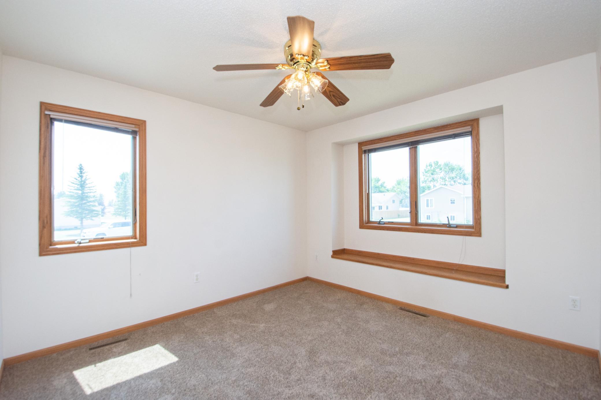 421 Lind Boulevard Property Photo 29