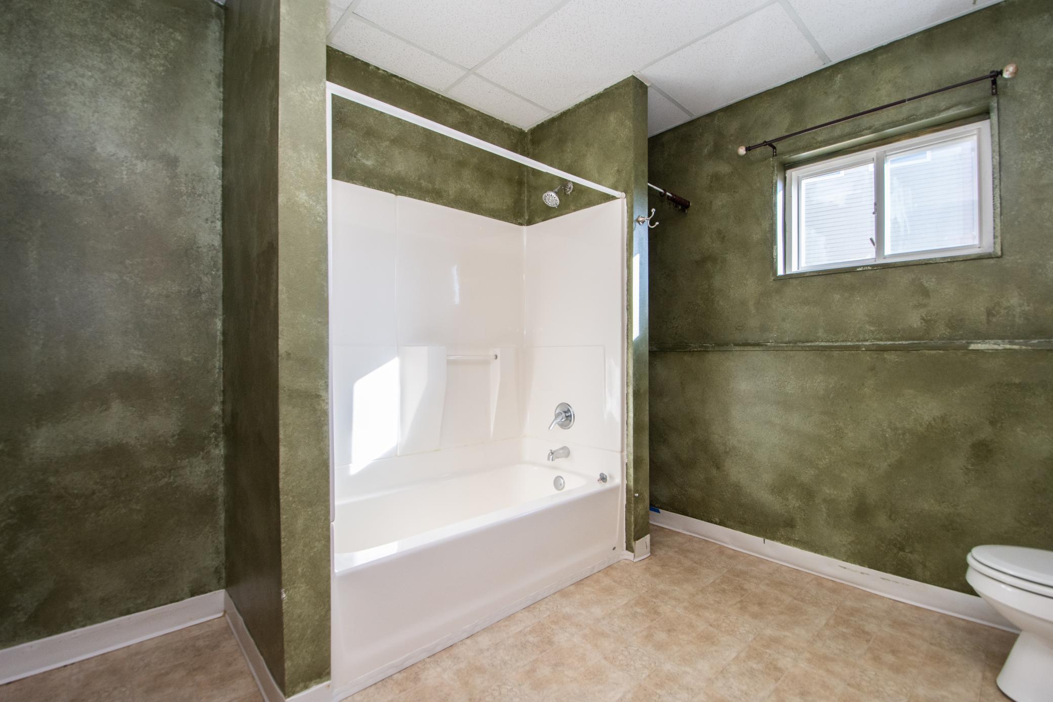 421 Lind Boulevard Property Photo 33