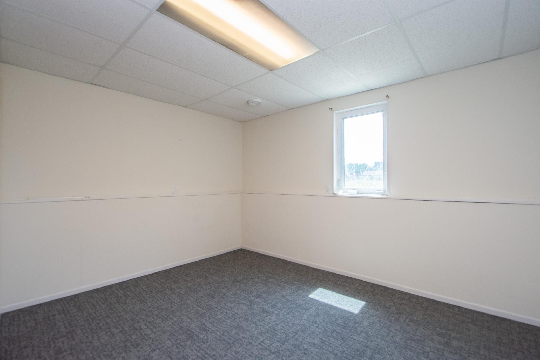 421 Lind Boulevard Property Photo 38