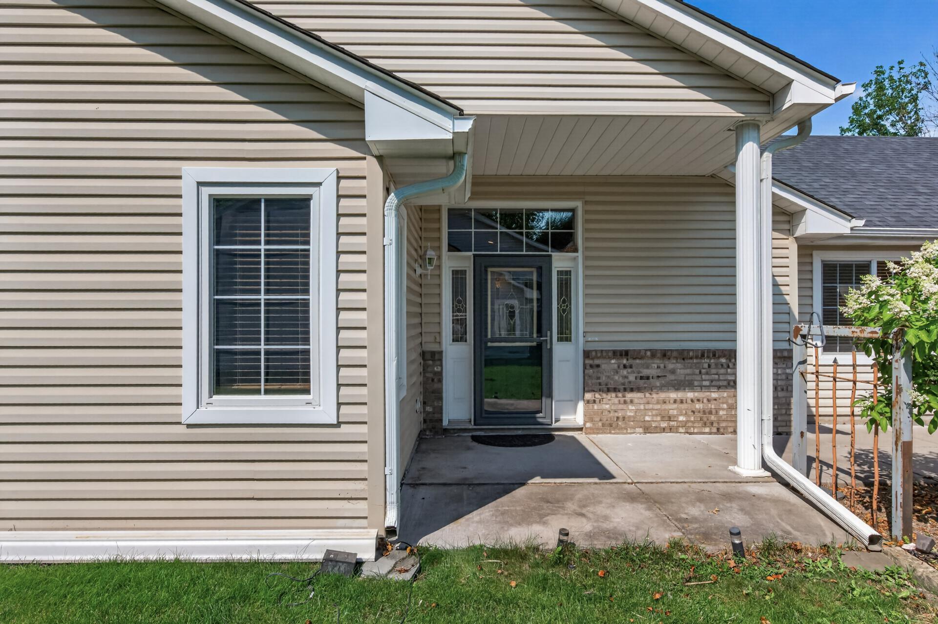 6975 Eagle Trail Property Photo 3