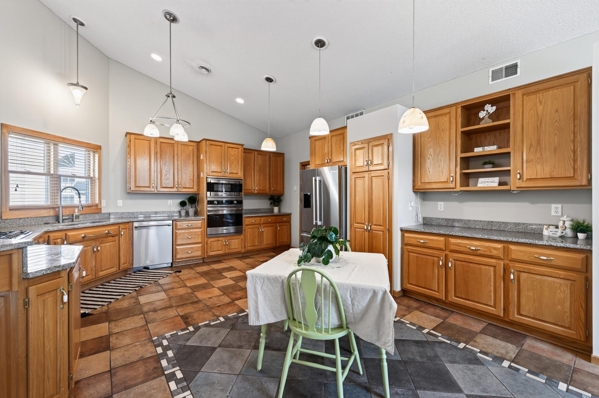 6975 Eagle Trail Property Photo 4