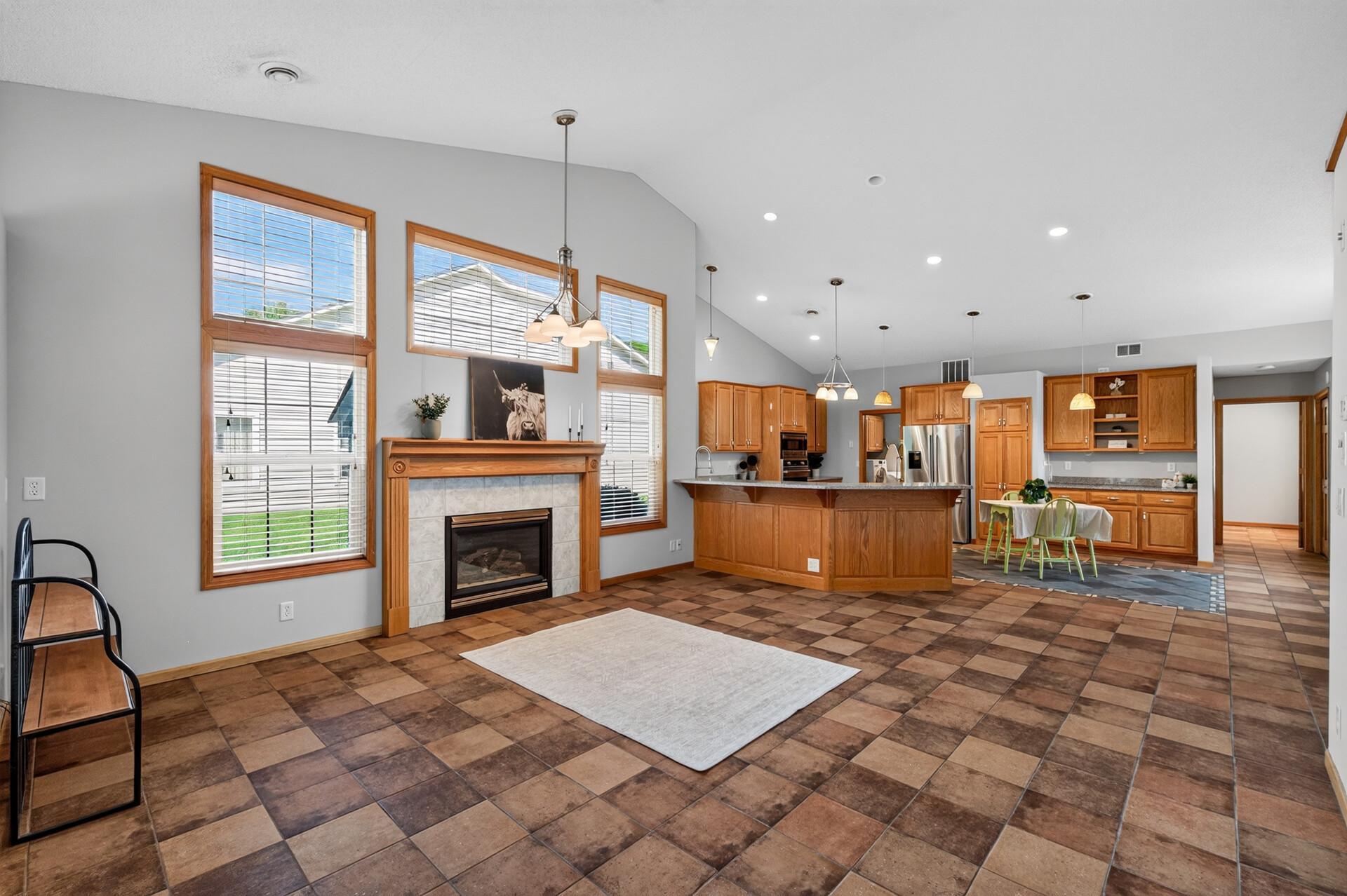 6975 Eagle Trail Property Photo 8