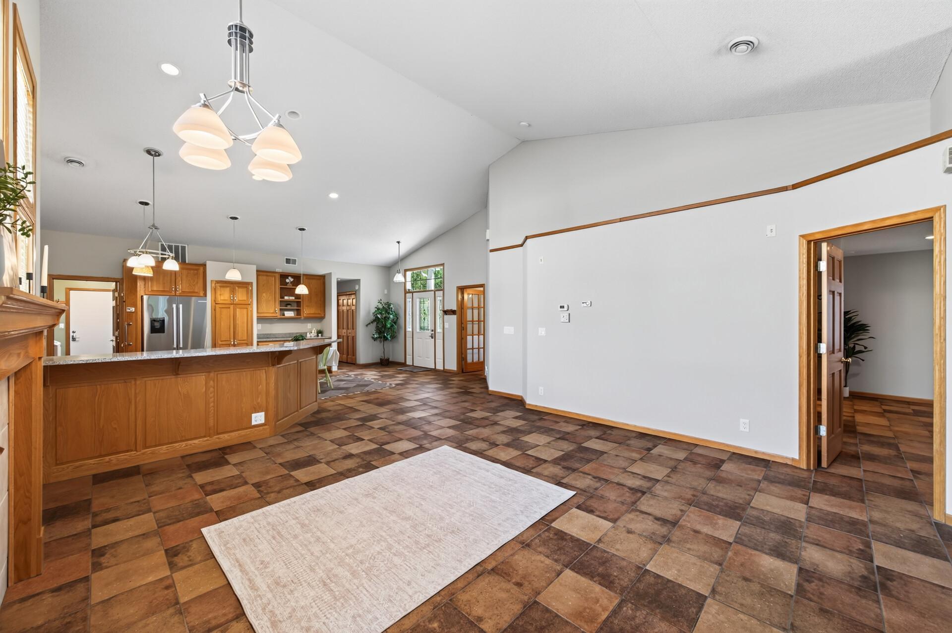 6975 Eagle Trail Property Photo 10
