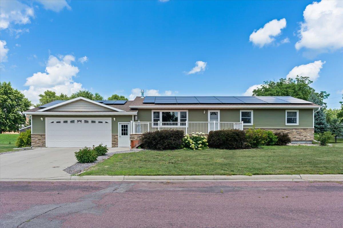 219 5th Street Se Property Photo 1