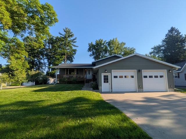 427 1st Avenue W Property Photo 1
