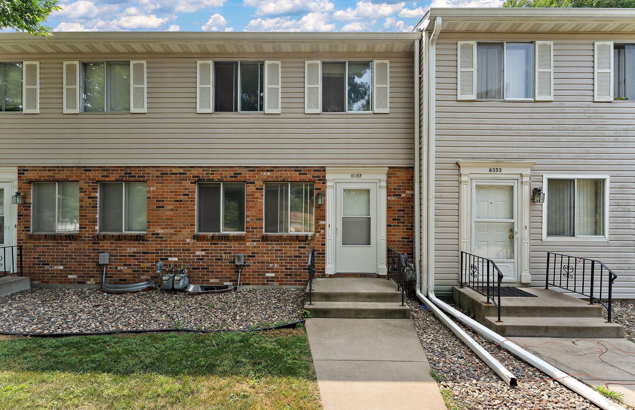 6357 15th Street N Property Photo 3