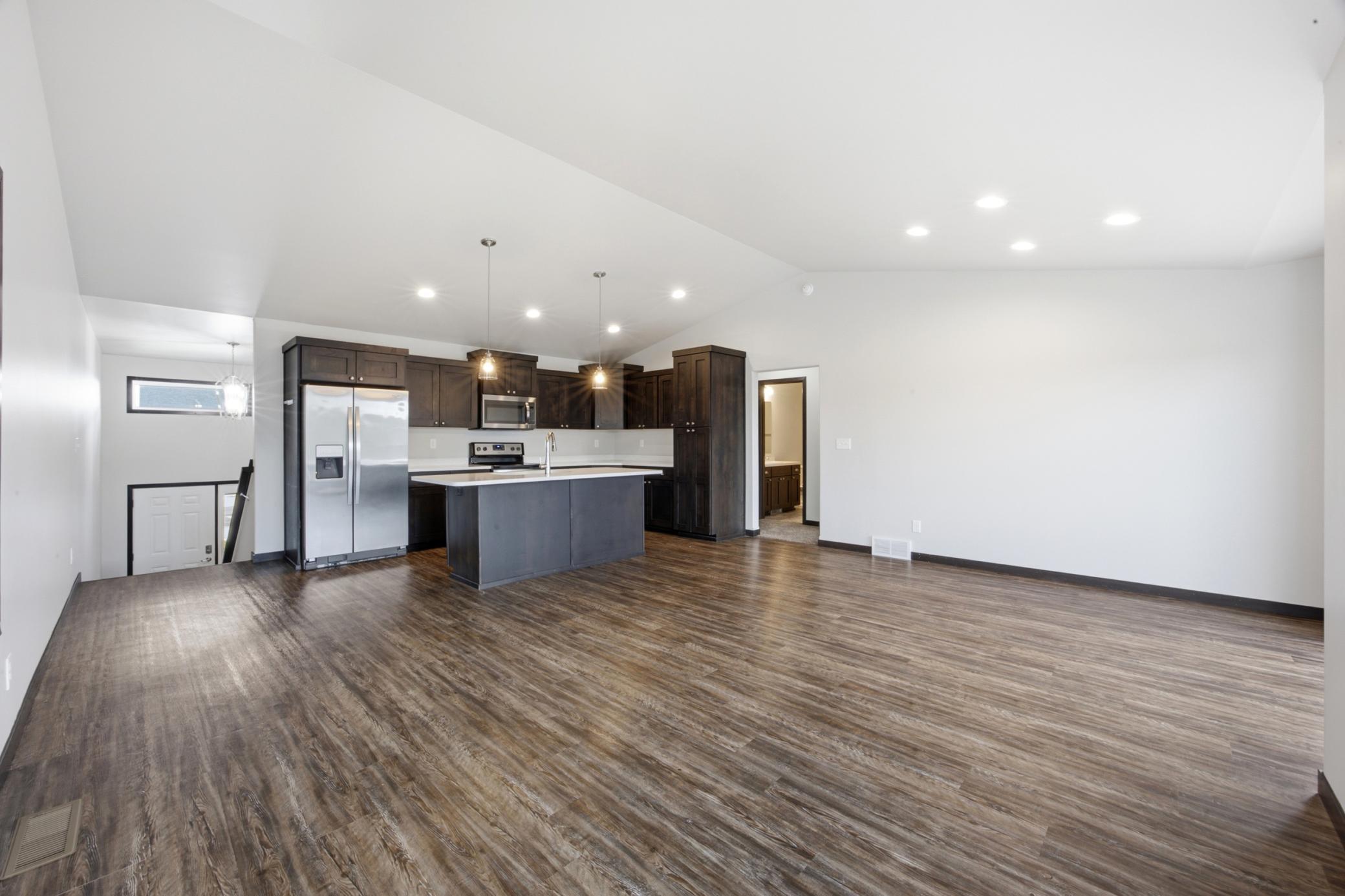 6073 Autumn Drive S Property Photo 5