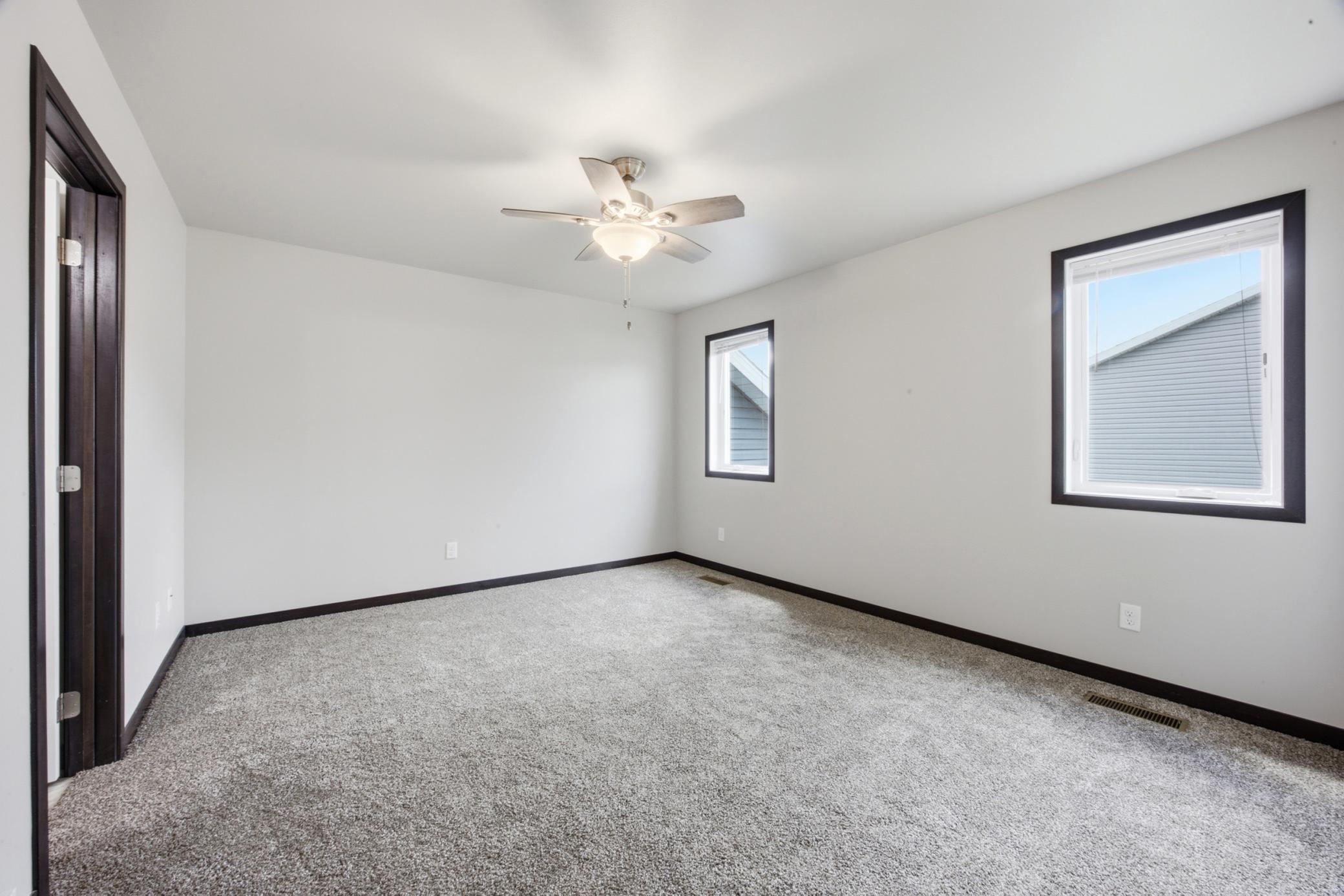 6073 Autumn Drive S Property Photo 8
