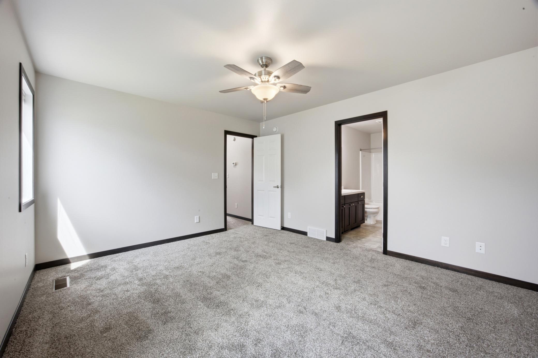 6073 Autumn Drive S Property Photo 9
