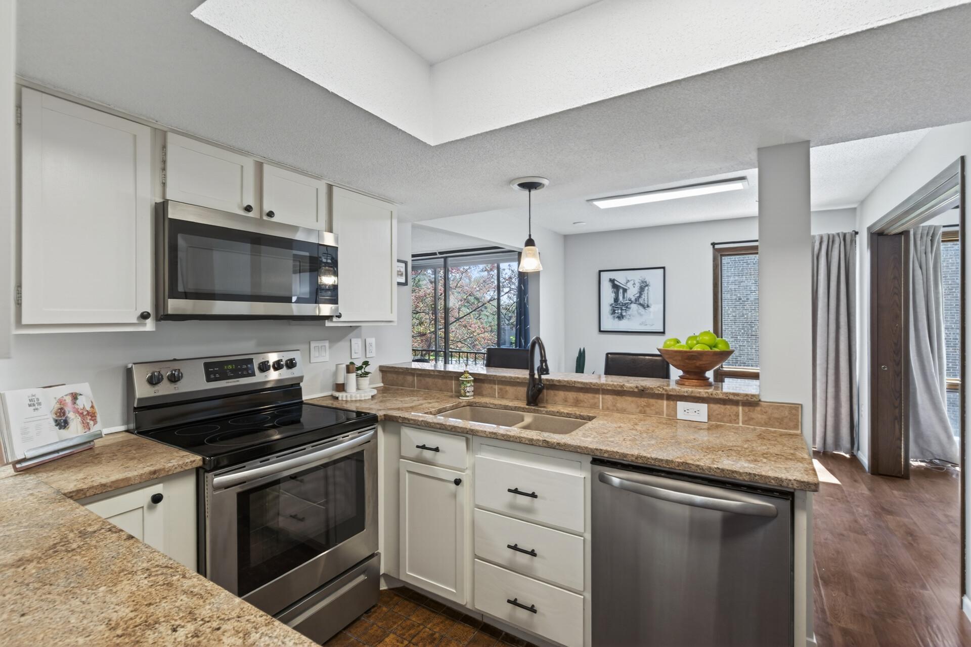6085 Lincoln Drive 225