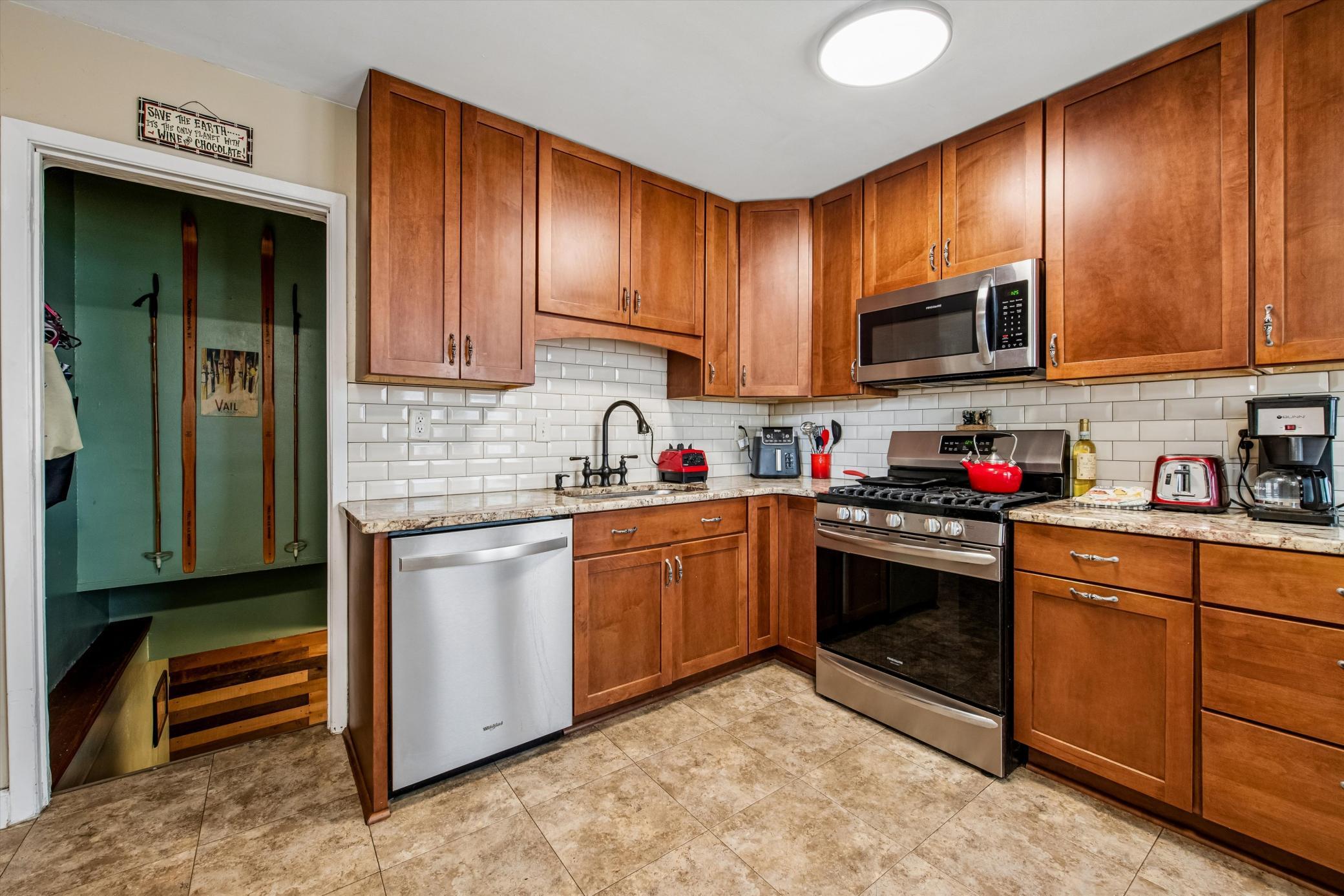838 Clear Avenue Property Photo 13