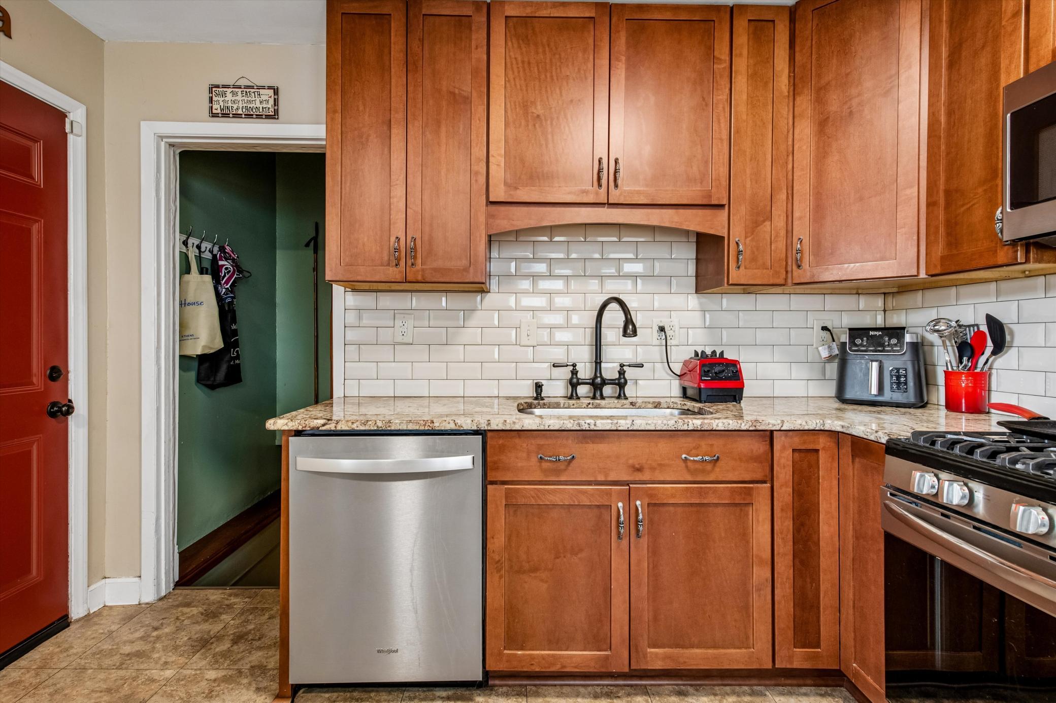 838 Clear Avenue Property Photo 14