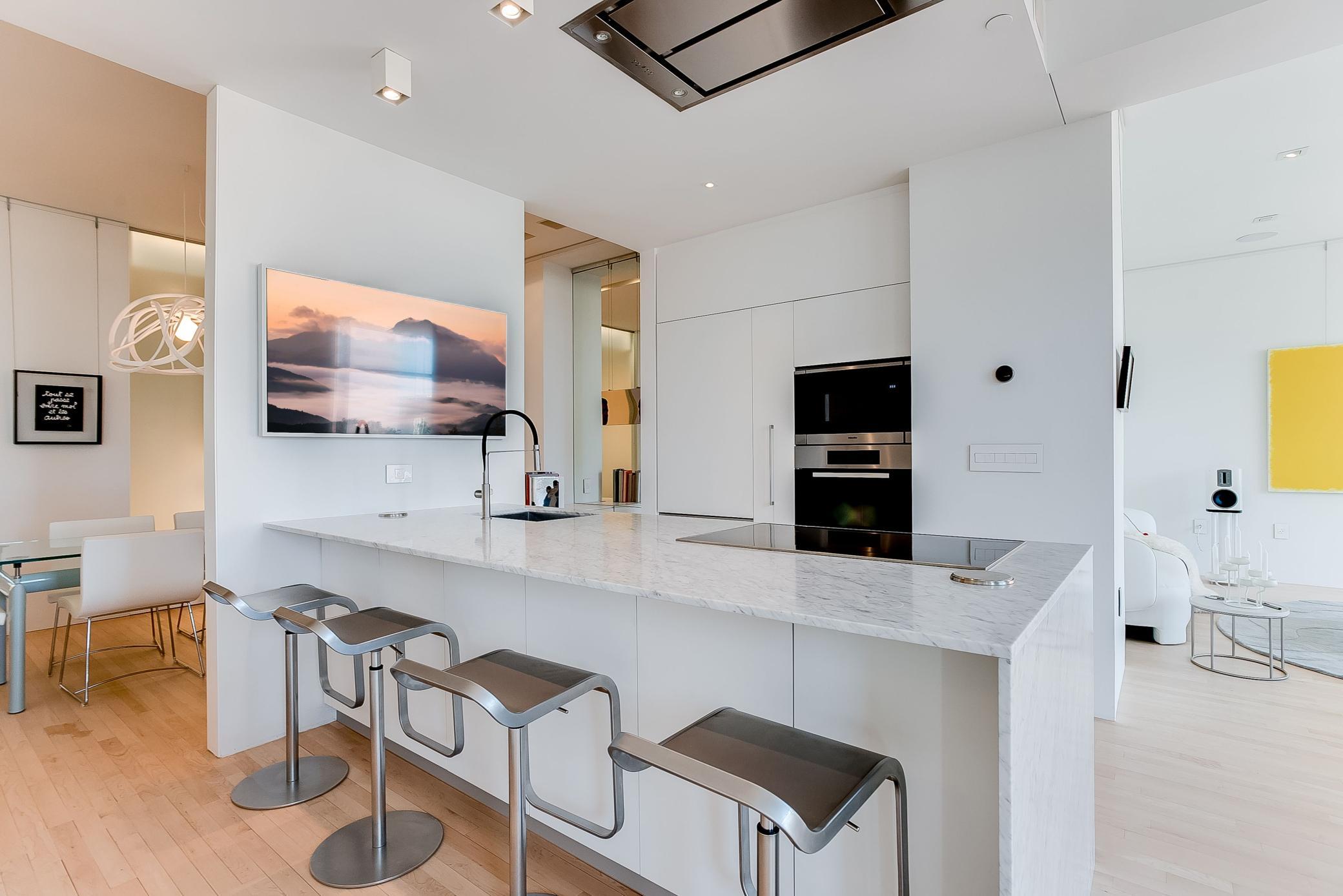 201 S 11th Street 830 Property Photo 9