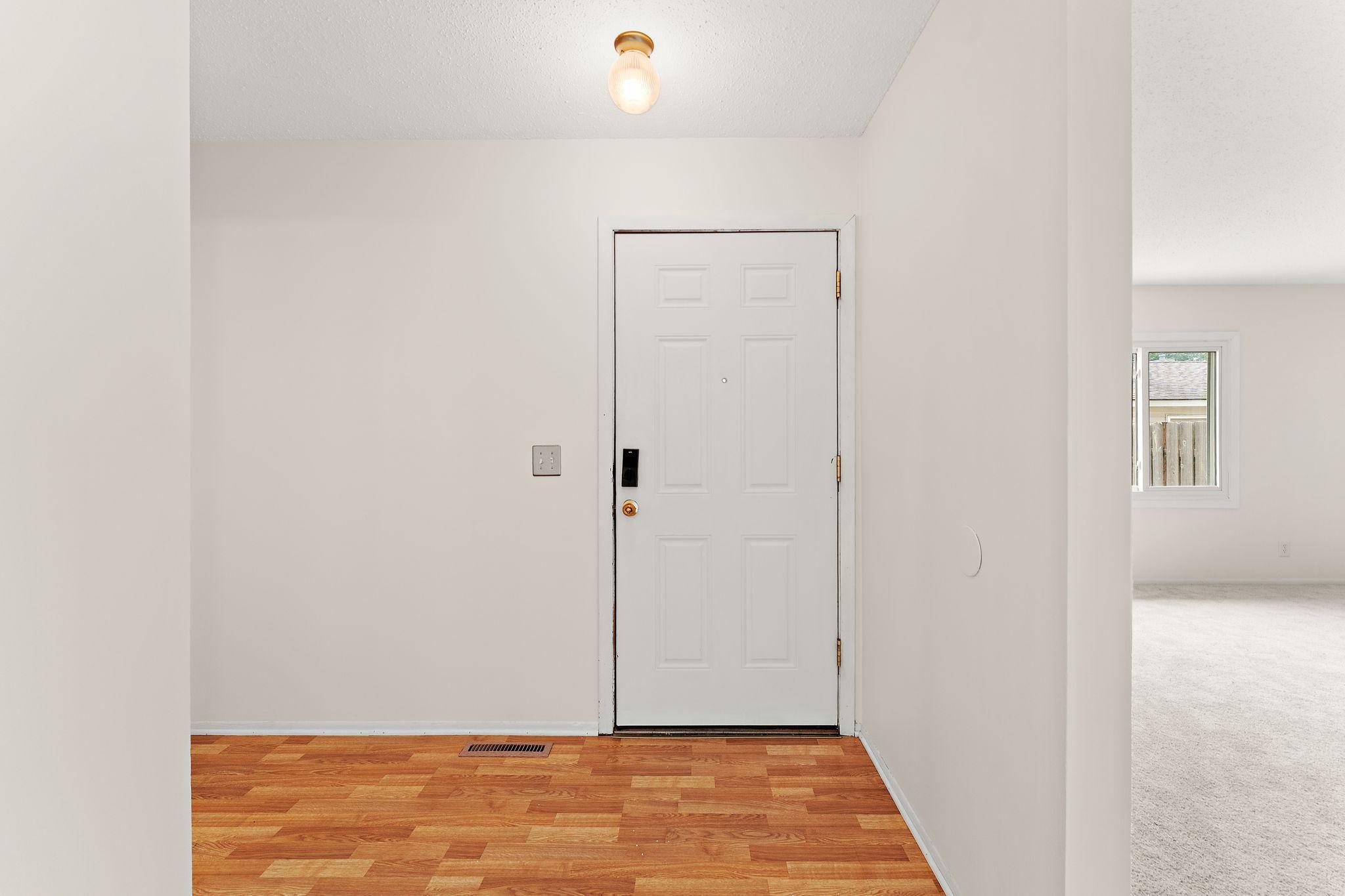 1491 Woodview Avenue E Property Photo 7