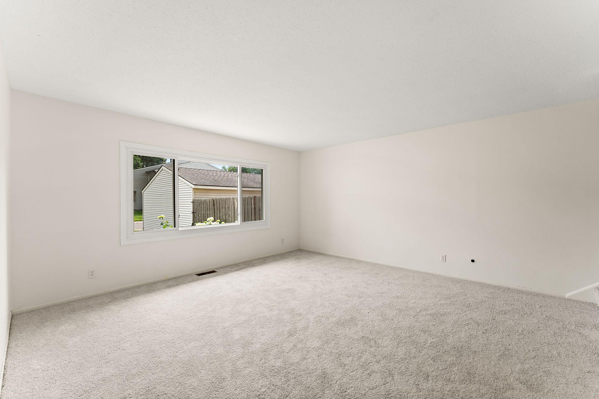 1491 Woodview Avenue E Property Photo 9