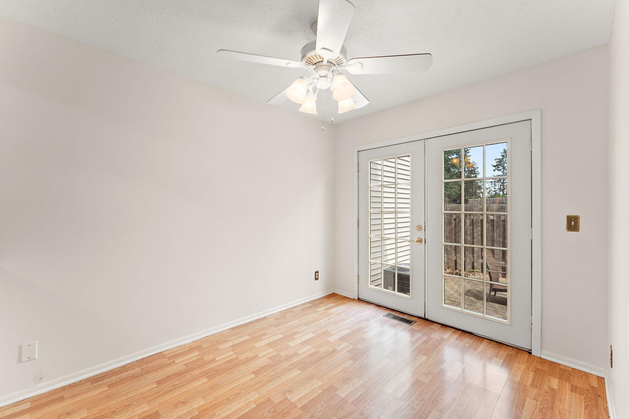 1491 Woodview Avenue E Property Photo 11