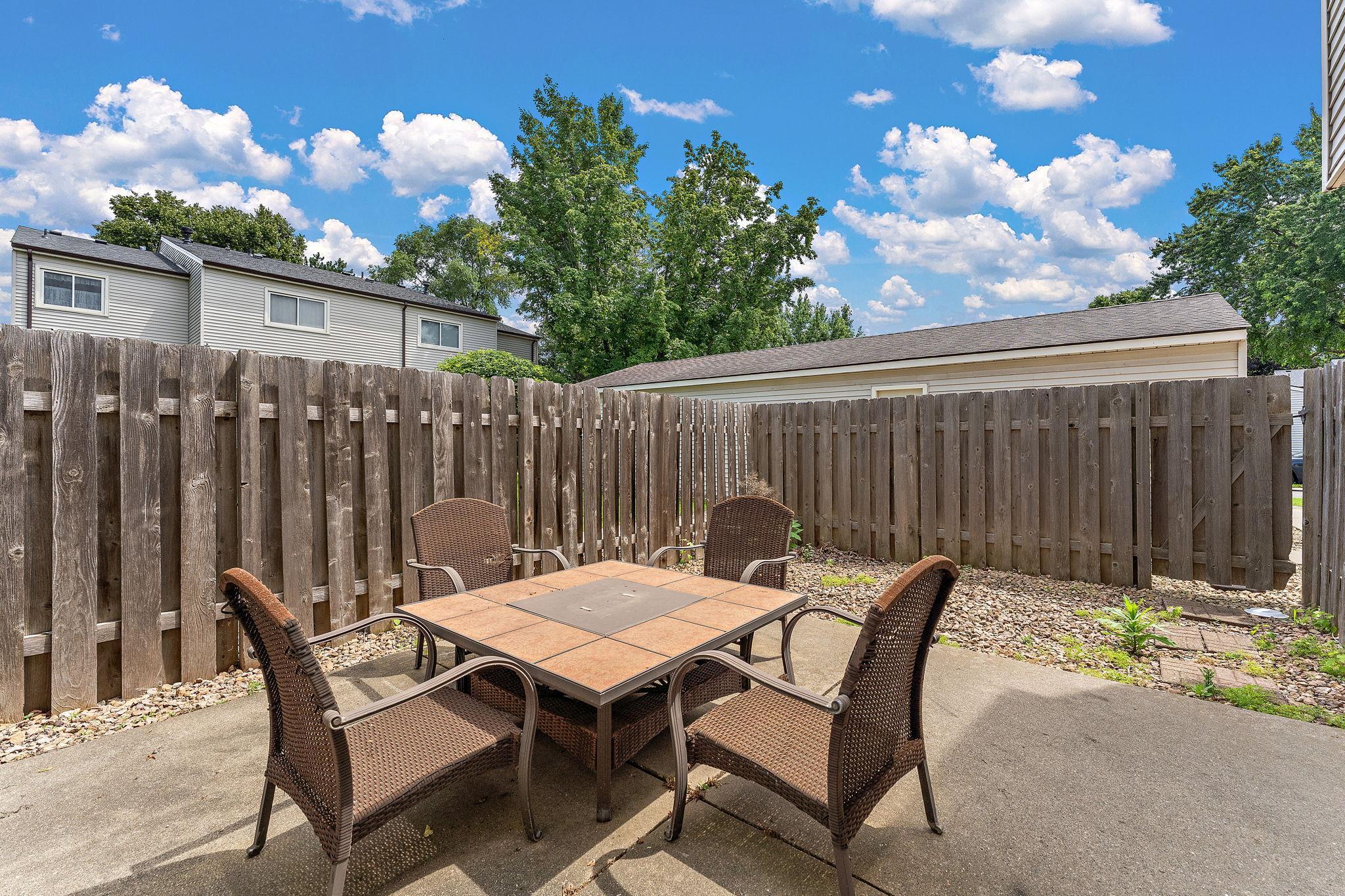 1491 Woodview Avenue E Property Photo 17