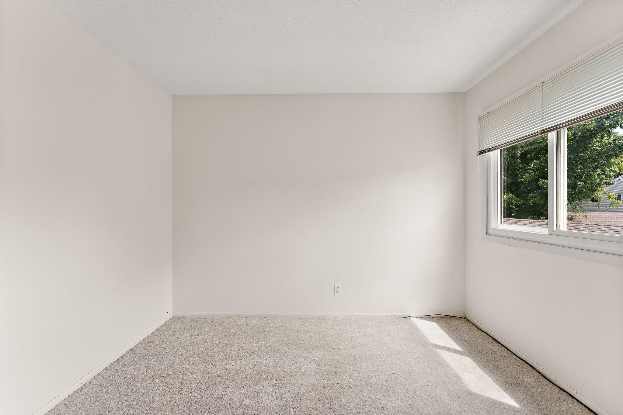 1491 Woodview Avenue E Property Photo 22