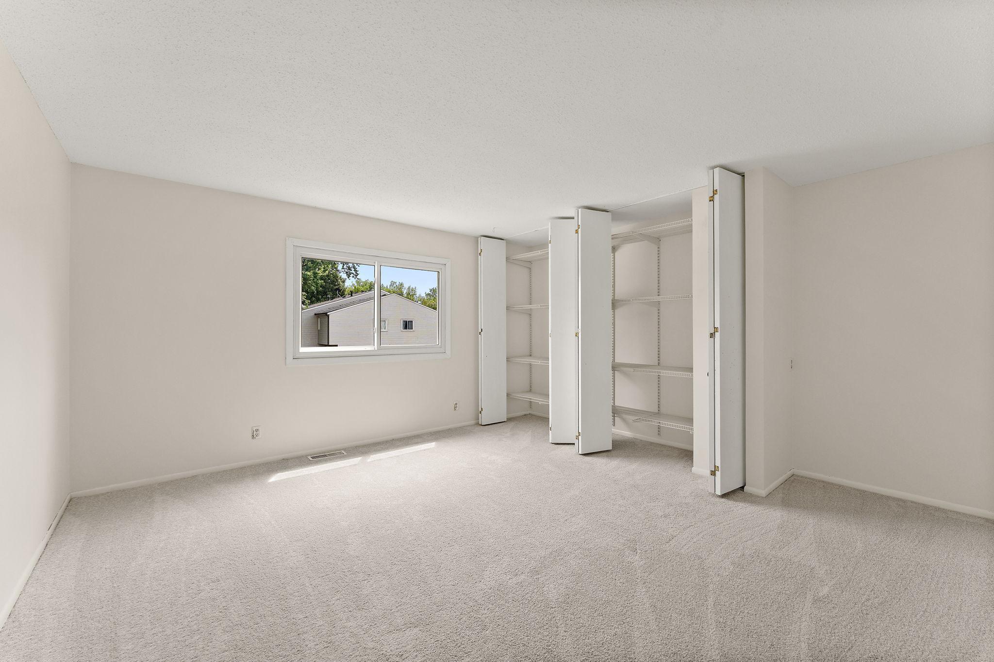 1491 Woodview Avenue E Property Photo 25